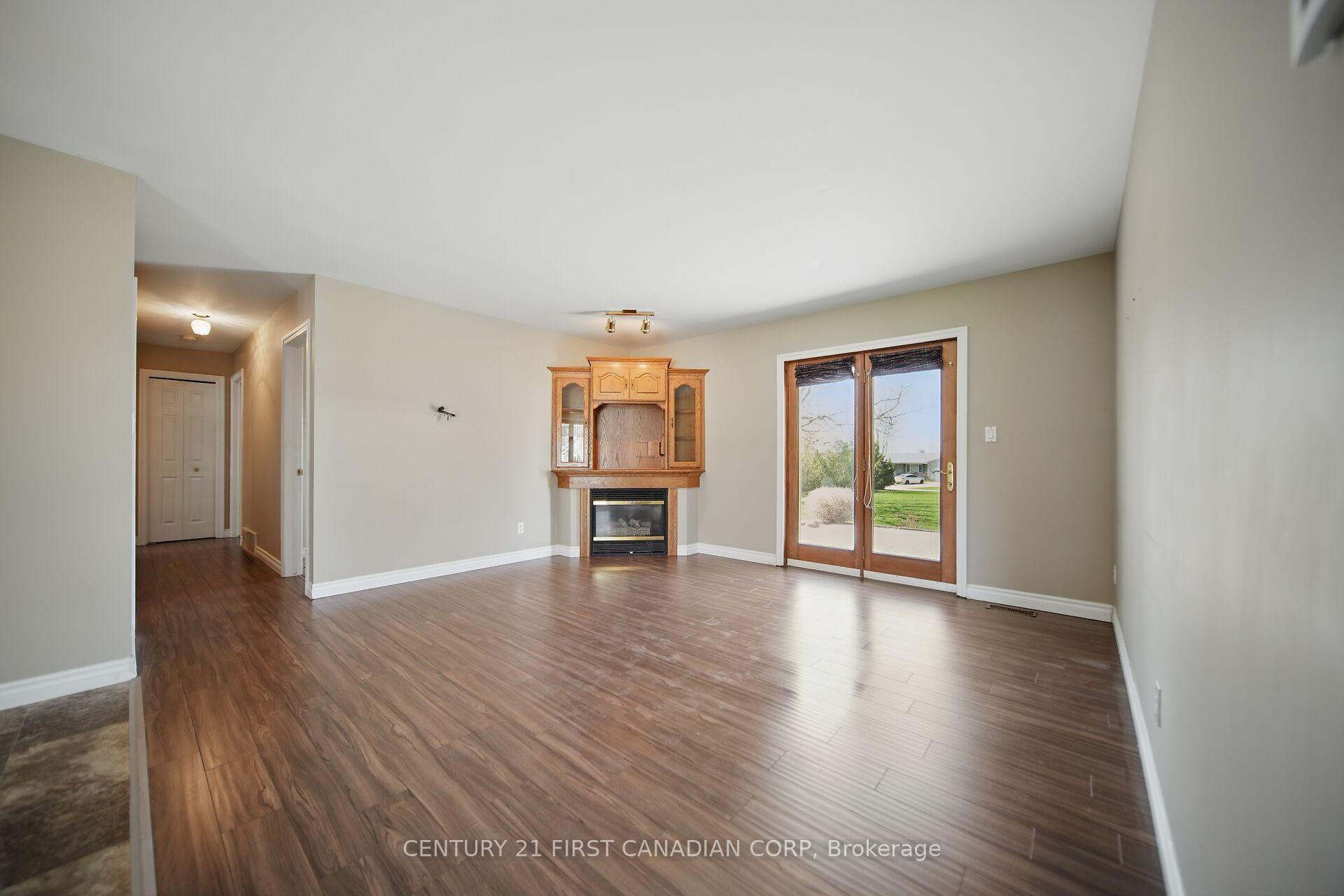Photo 7 of 29522 Talbot Line, Dutton/Dunwich, Wallacetown — HOMEH