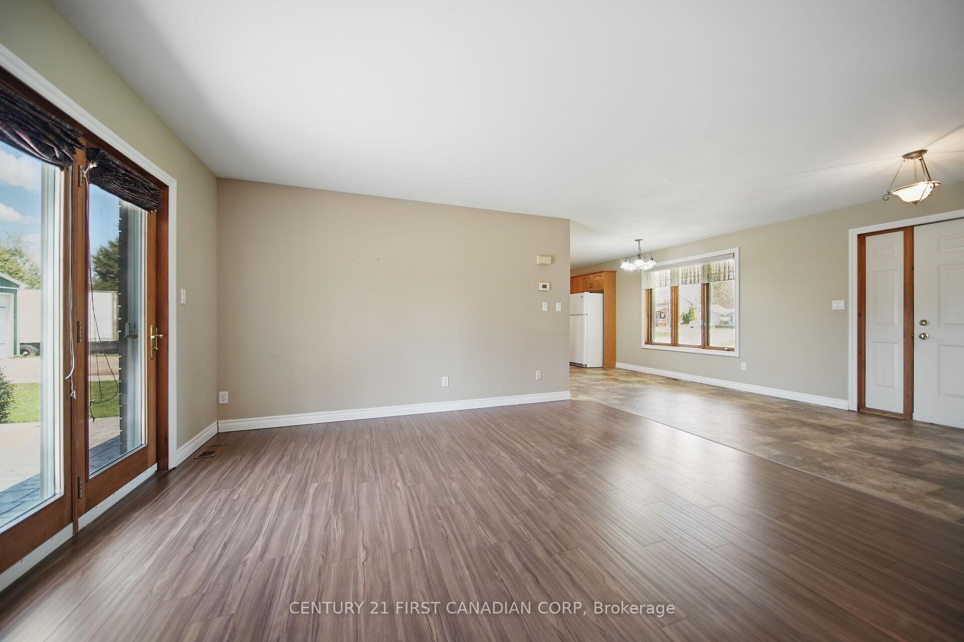 Photo 9 of 29522 Talbot Line, Dutton/Dunwich, Wallacetown — HOMEH