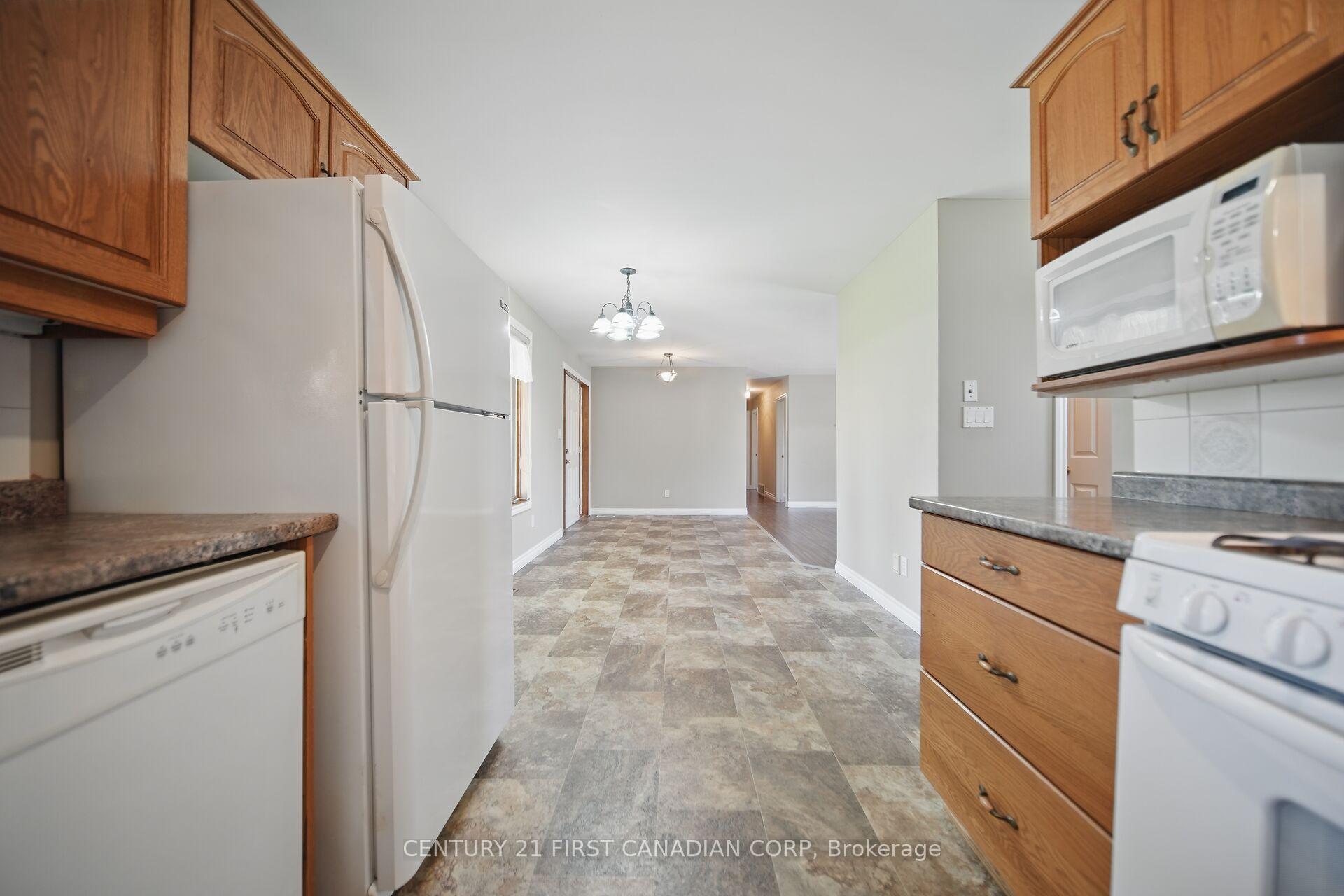 Photo 12 of 29522 Talbot Line, Dutton/Dunwich, Wallacetown — HOMEH