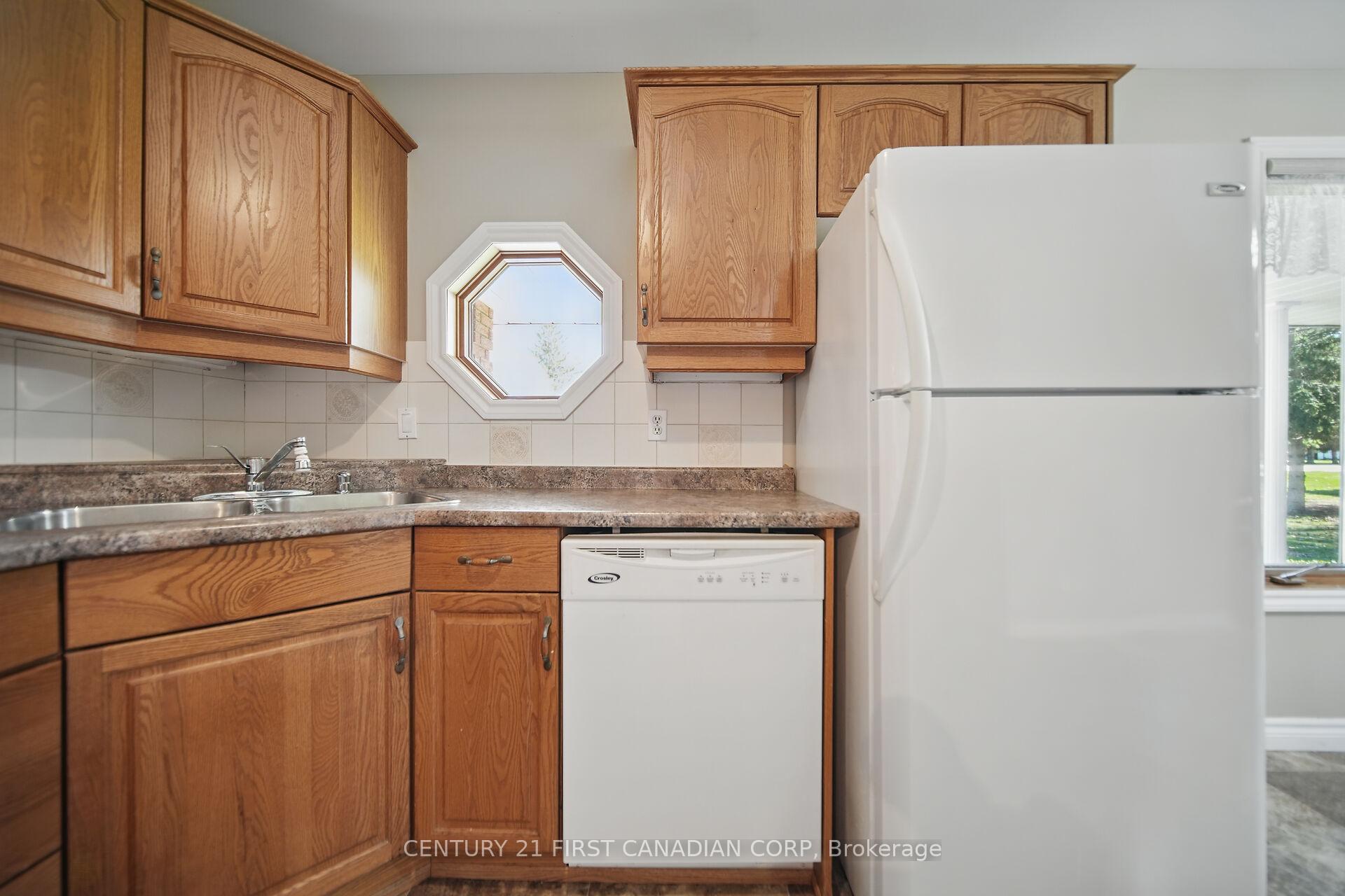 Photo 13 of 29522 Talbot Line, Dutton/Dunwich, Wallacetown — HOMEH