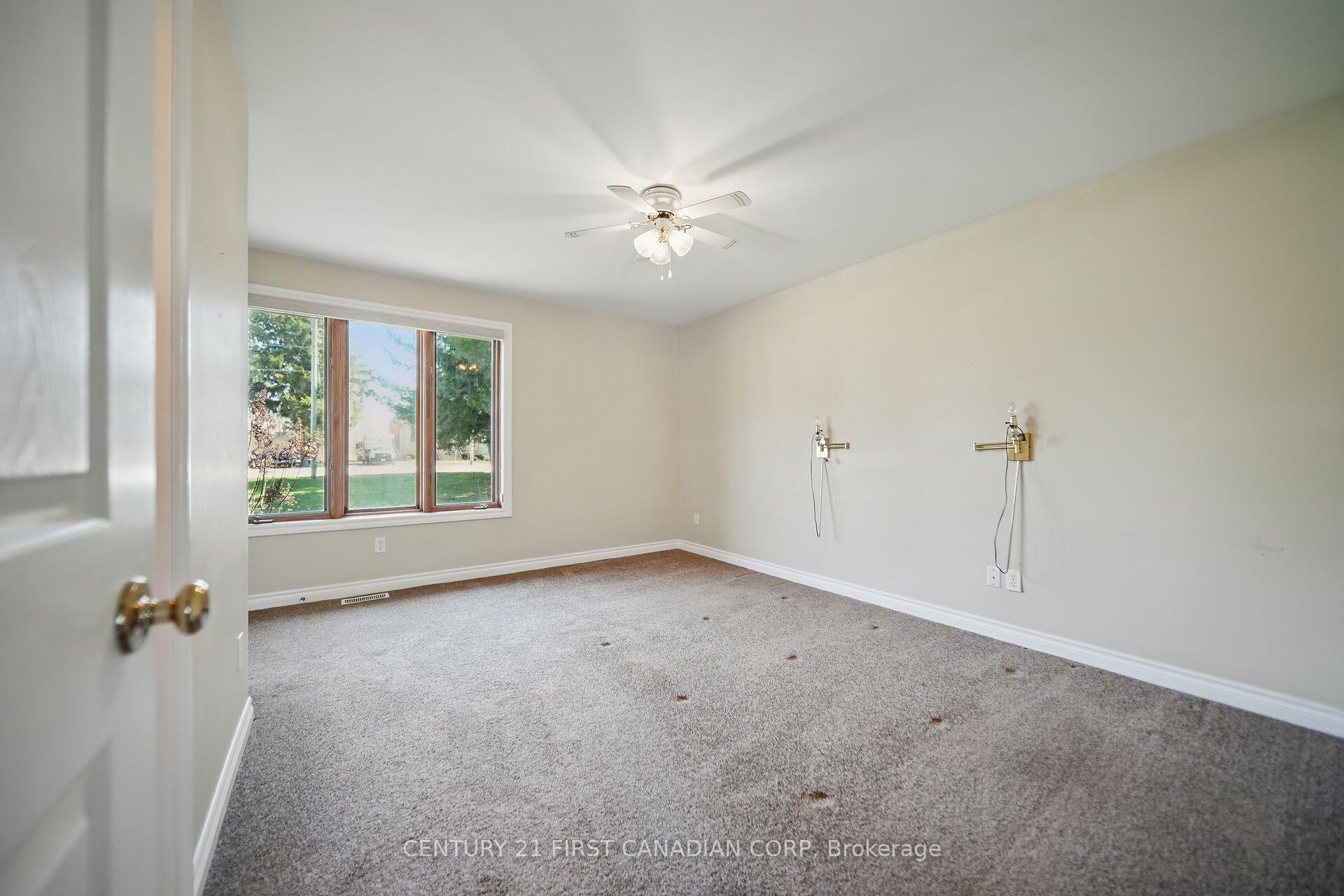 Photo 17 of 29522 Talbot Line, Dutton/Dunwich, Wallacetown — HOMEH