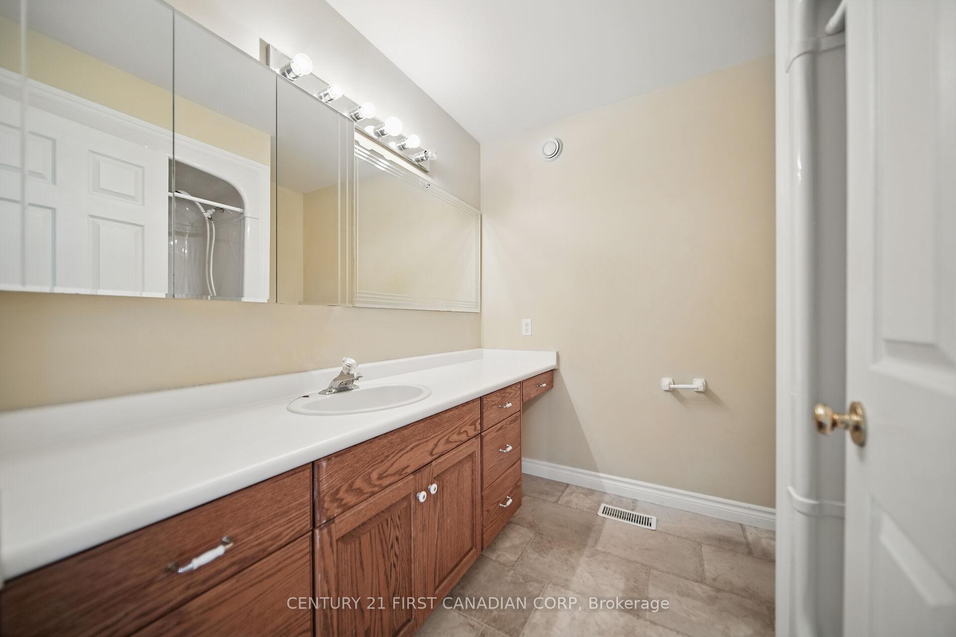 Photo 20 of 29522 Talbot Line, Dutton/Dunwich, Wallacetown — HOMEH