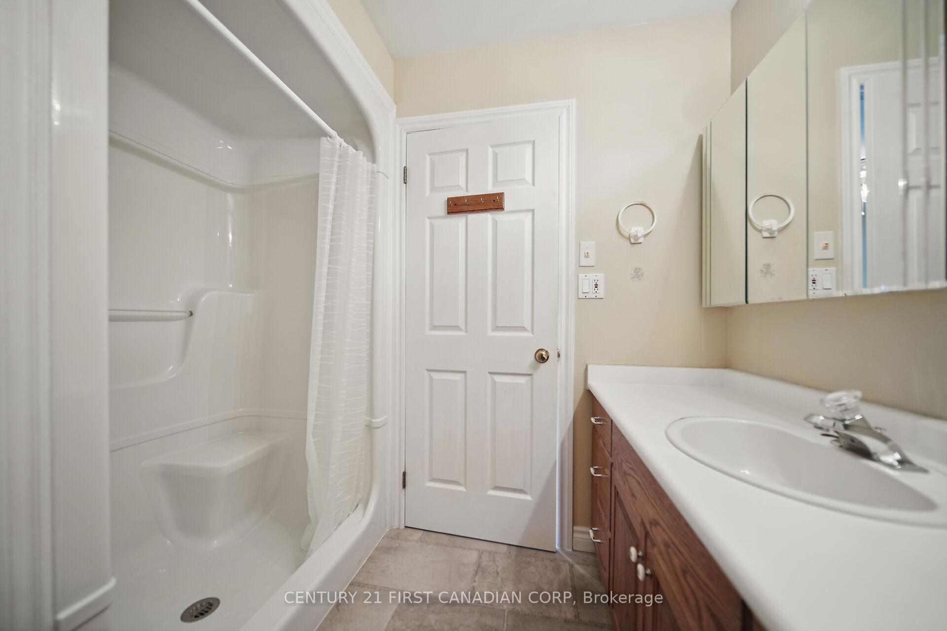 Photo 21 of 29522 Talbot Line, Dutton/Dunwich, Wallacetown — HOMEH
