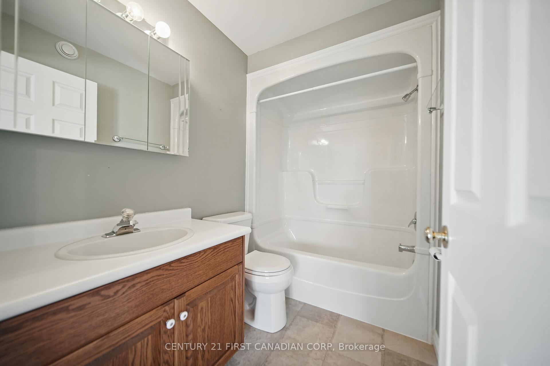 Photo 23 of 29522 Talbot Line, Dutton/Dunwich, Wallacetown — HOMEH