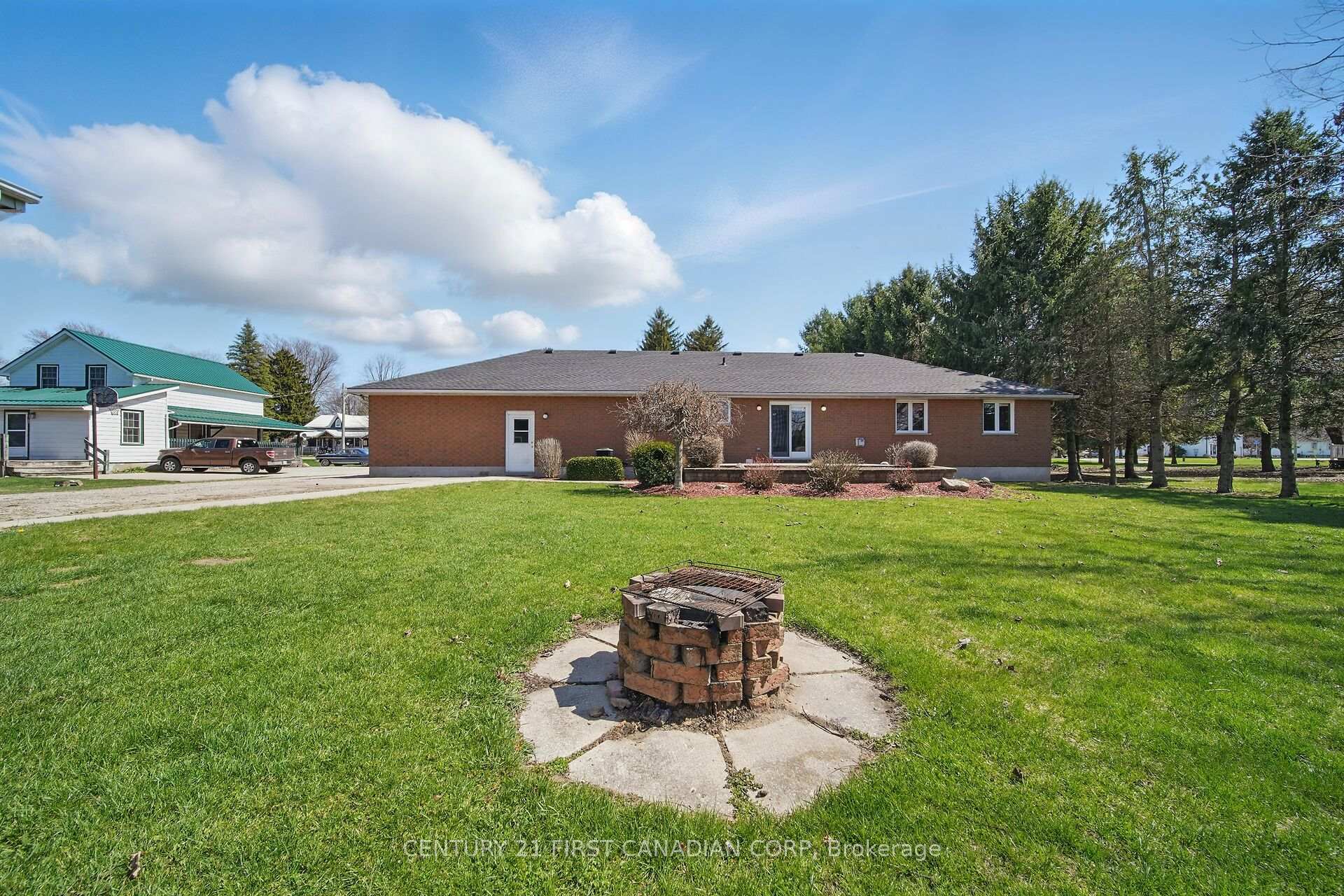 Photo 33 of 29522 Talbot Line, Dutton/Dunwich, Wallacetown — HOMEH