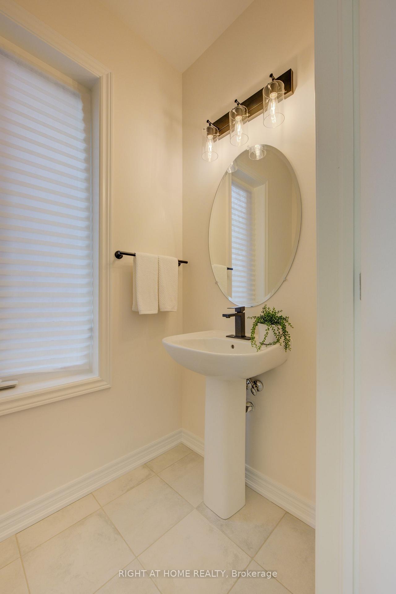 Photo 3 of 1097 Garner Road E, Hamilton, Ancaster — HOMEH