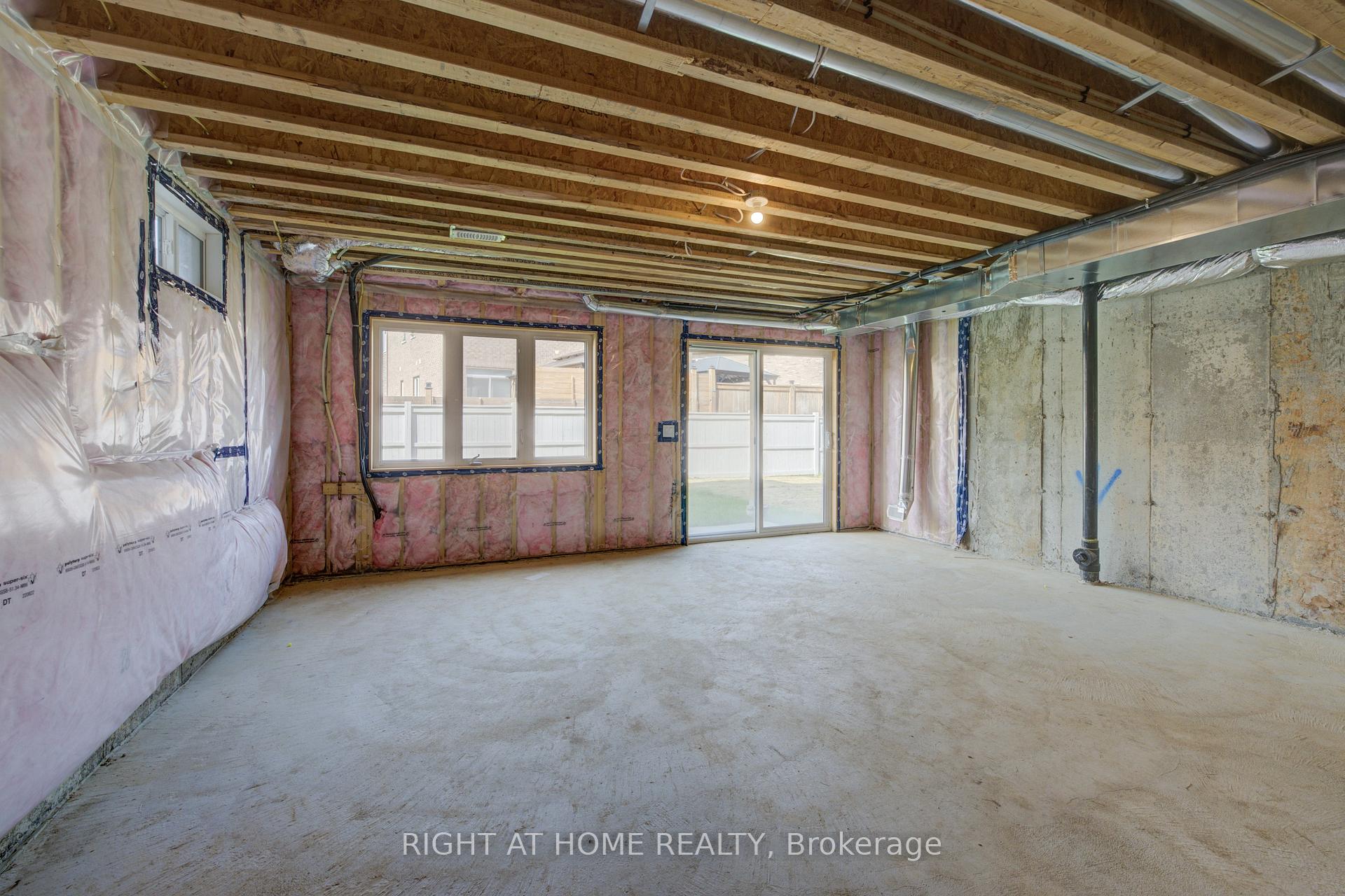 Photo 26 of 1097 Garner Road E, Hamilton, Ancaster — HOMEH