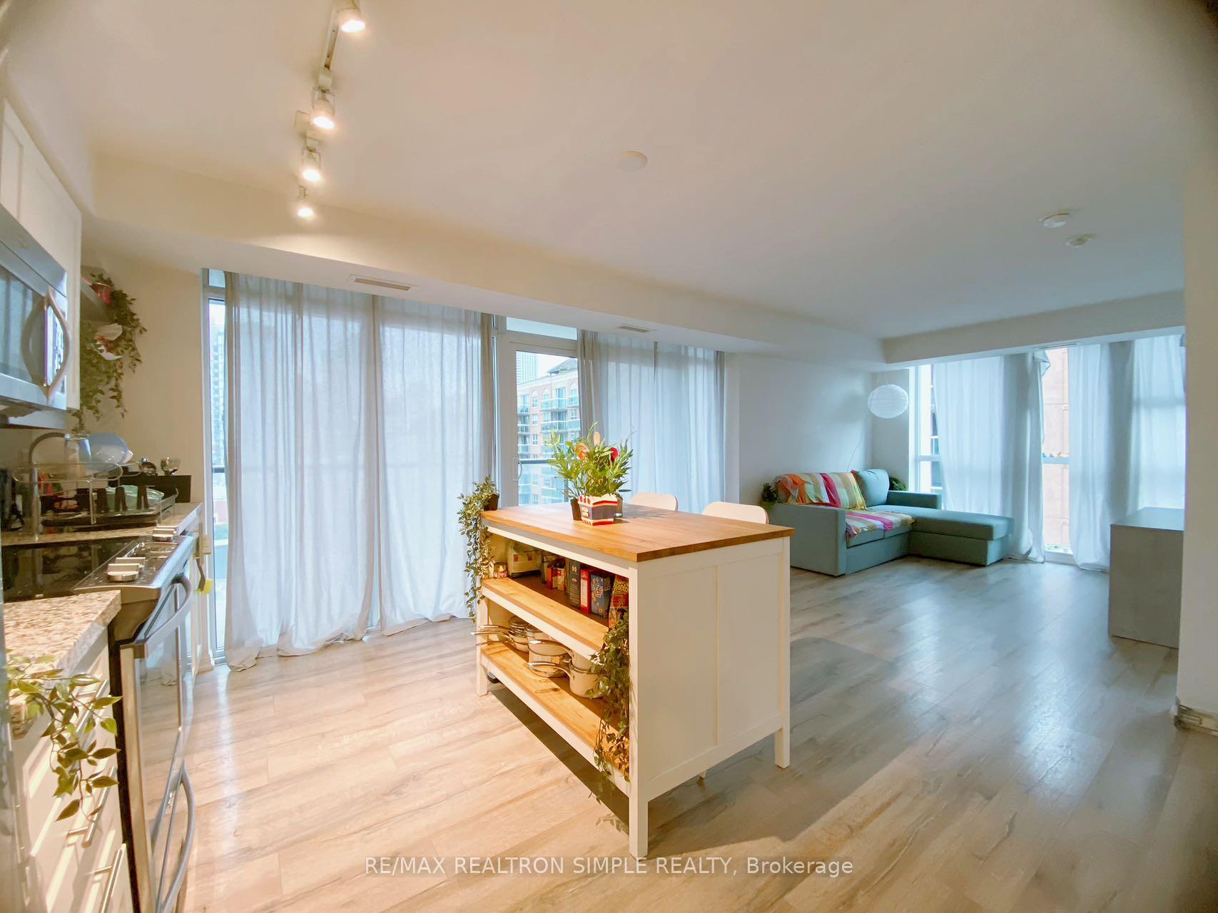 Photo 1 of Unit 2012, 400 Adelaide Street E, Toronto, Moss Park — HOMEH