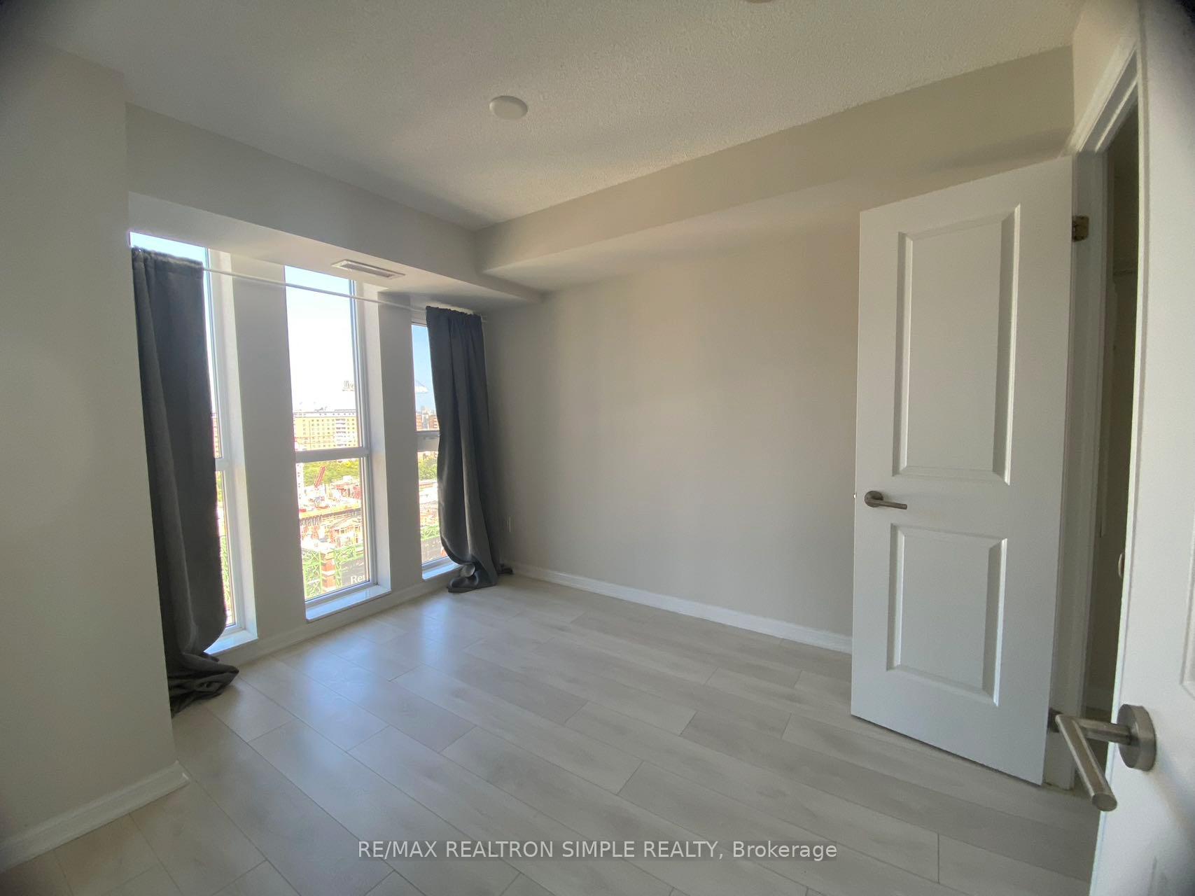 Photo 4 of Unit 2012, 400 Adelaide Street E, Toronto, Moss Park — HOMEH
