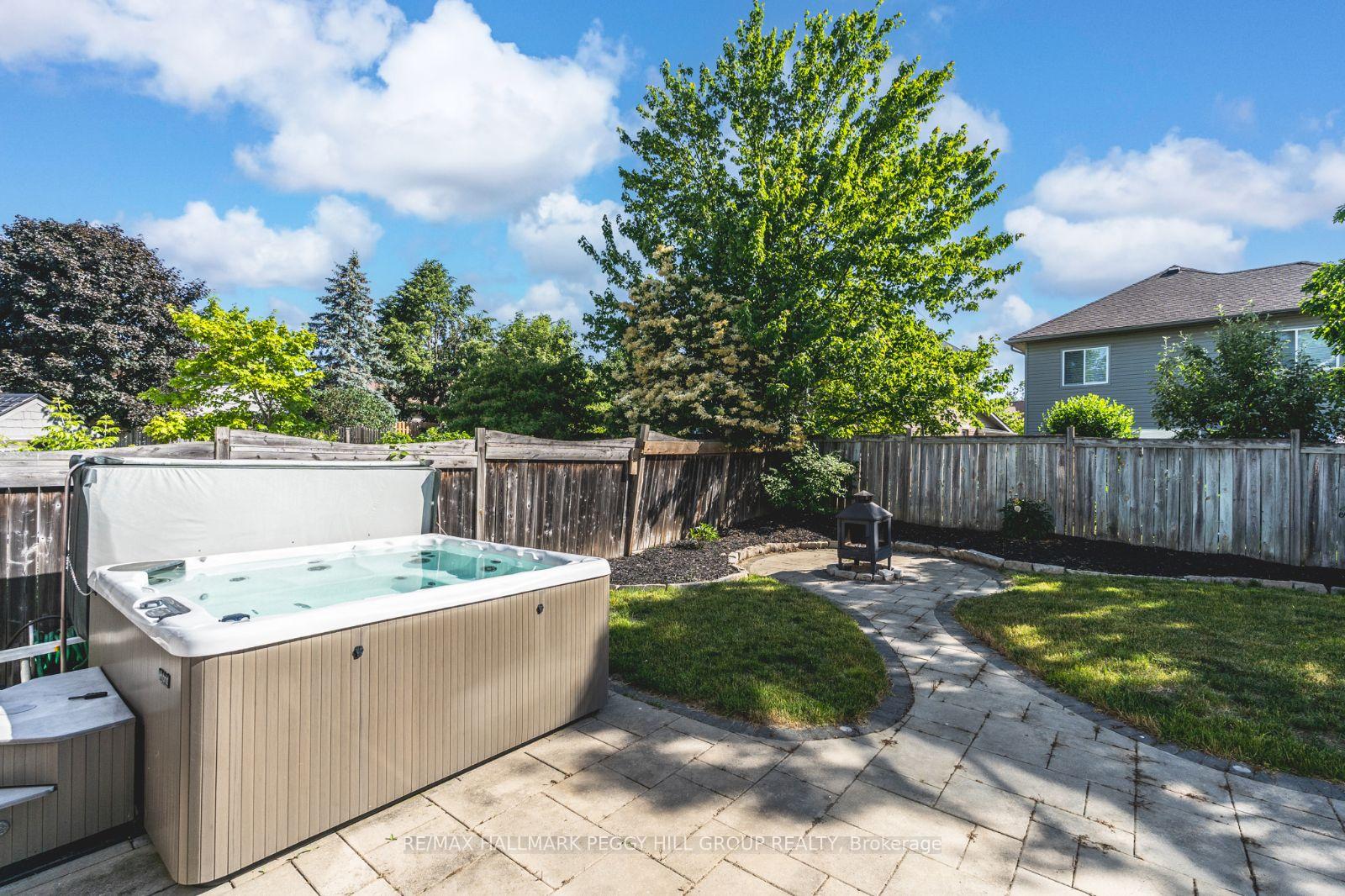 Photo 16 of 35 Birkhall Place, Barrie, Innis-Shore — HOMEH