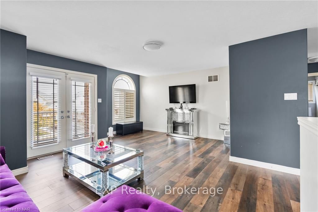 Photo 19 of 119 Candlewood Drive, Hamilton, Stoney Creek Mountain — HOMEH