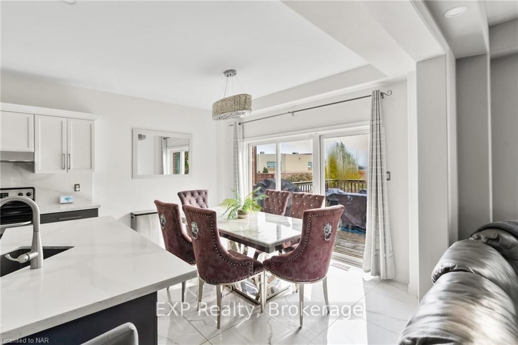 Photo 15 of 119 Candlewood Drive, Hamilton, Stoney Creek Mountain — HOMEH