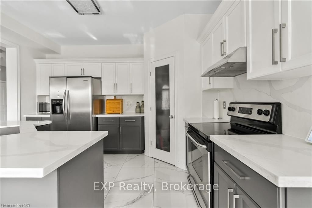 Photo 12 of 119 Candlewood Drive, Hamilton, Stoney Creek Mountain — HOMEH