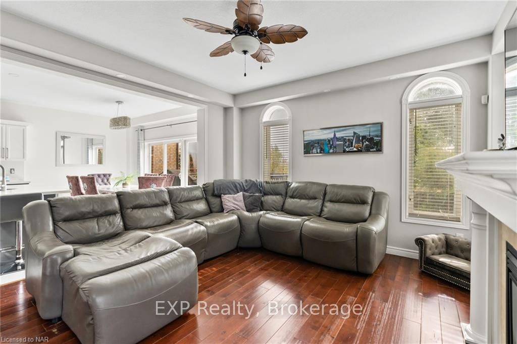 Photo 17 of 119 Candlewood Drive, Hamilton, Stoney Creek Mountain — HOMEH