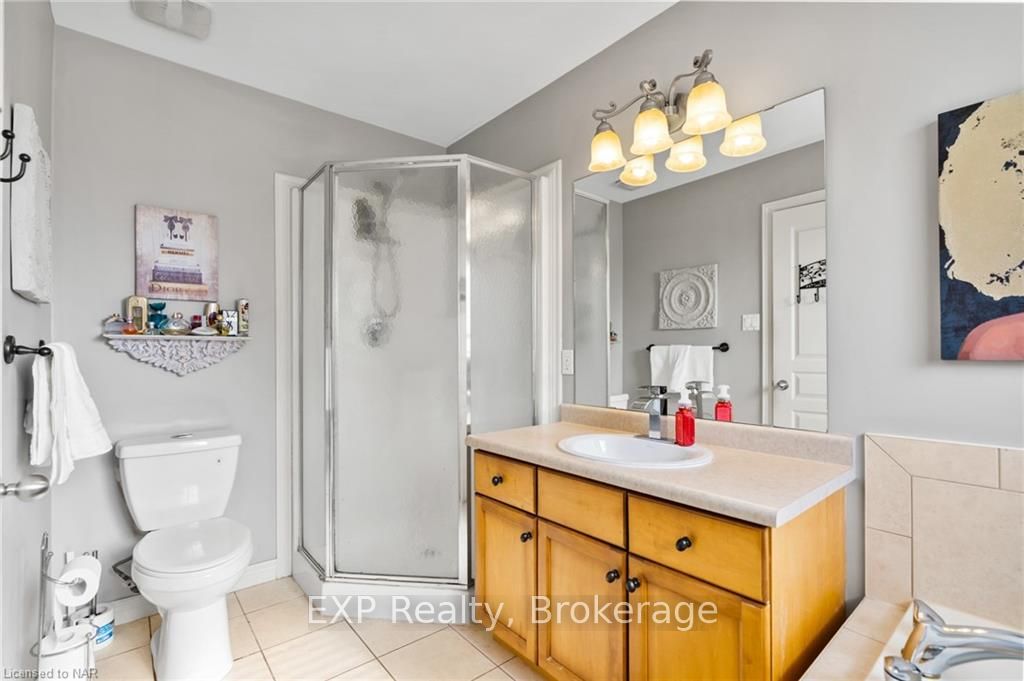 Photo 25 of 119 Candlewood Drive, Hamilton, Stoney Creek Mountain — HOMEH