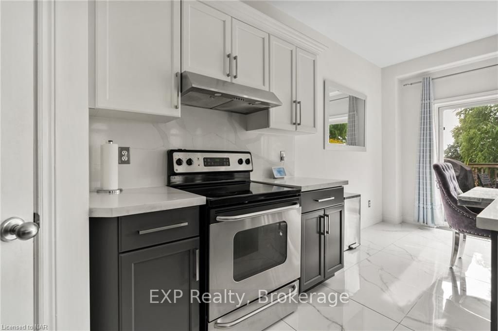 Photo 13 of 119 Candlewood Drive, Hamilton, Stoney Creek Mountain — HOMEH