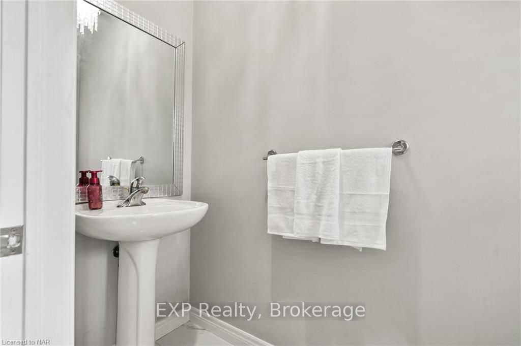 Photo 30 of 119 Candlewood Drive, Hamilton, Stoney Creek Mountain — HOMEH