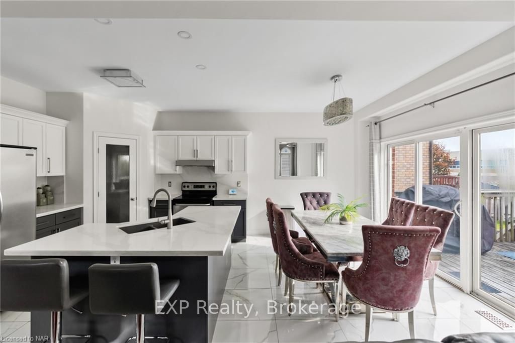 Photo 14 of 119 Candlewood Drive, Hamilton, Stoney Creek Mountain — HOMEH