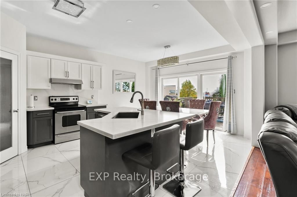 Photo 7 of 119 Candlewood Drive, Hamilton, Stoney Creek Mountain — HOMEH