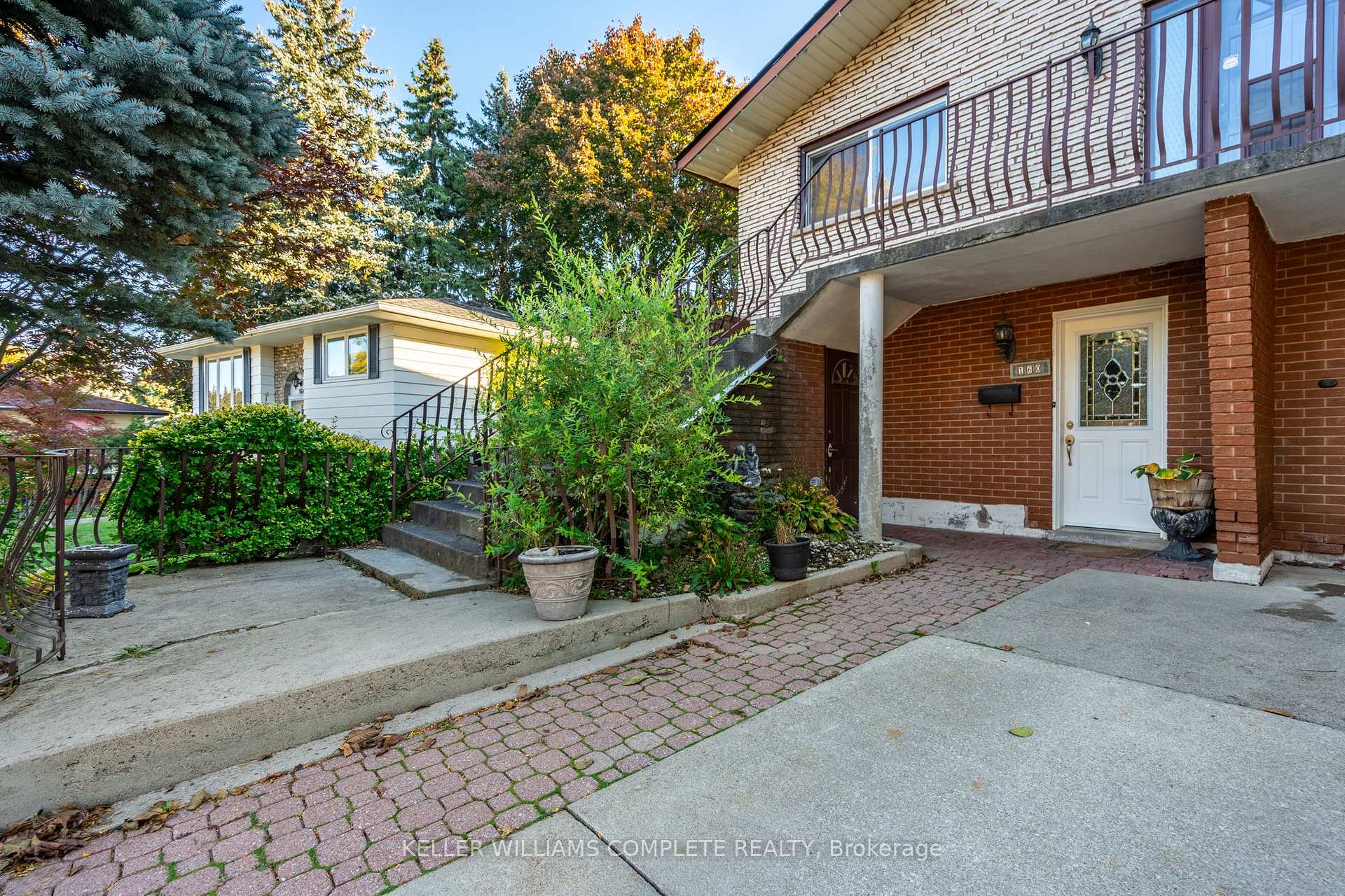 Photo 2 of 160 Gardiner Drive, Hamilton, Gilkson — HOMEH