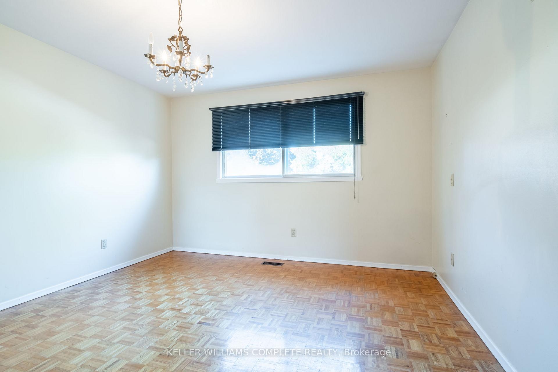 Photo 6 of 160 Gardiner Drive, Hamilton, Gilkson — HOMEH