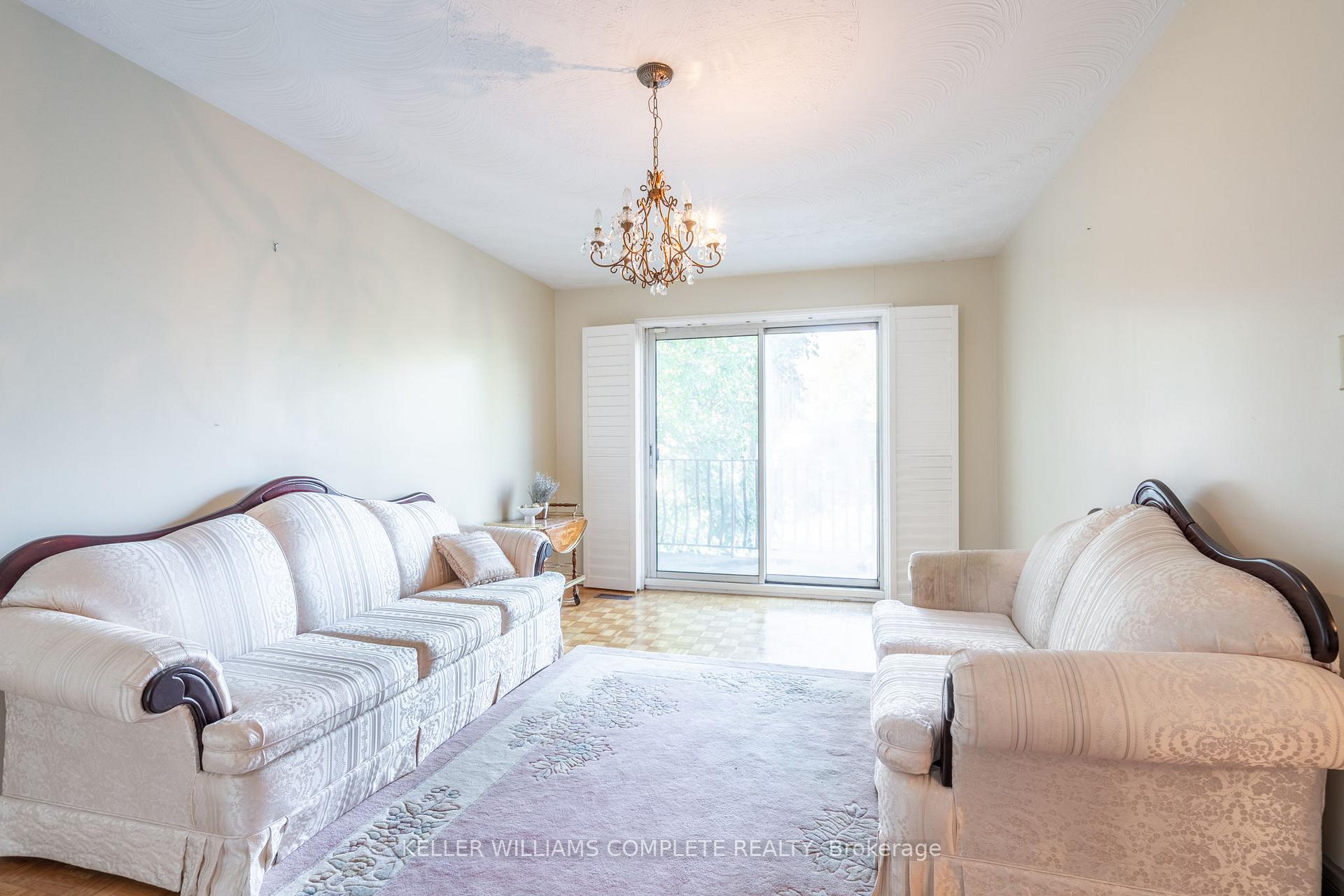 Photo 9 of 160 Gardiner Drive, Hamilton, Gilkson — HOMEH