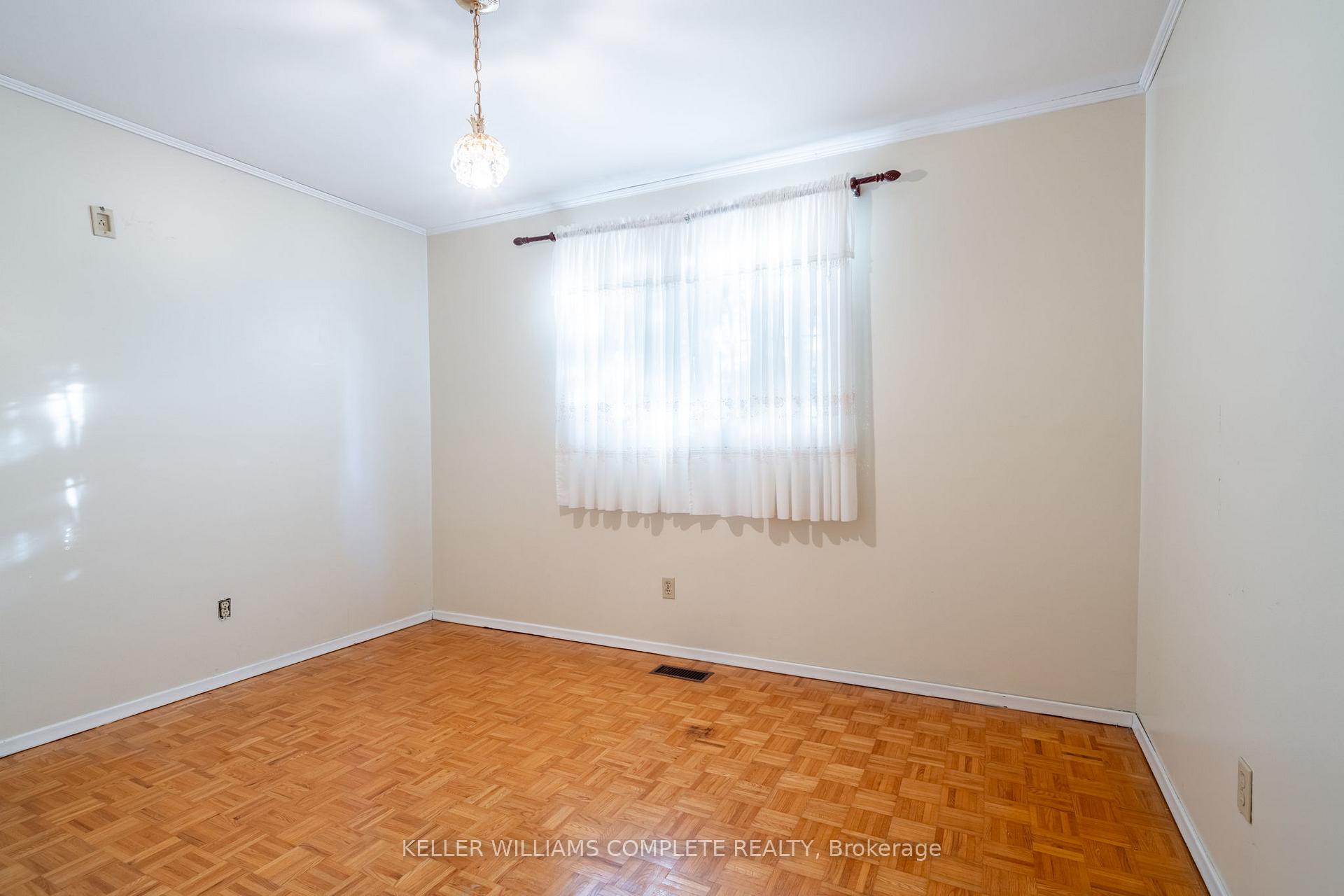 Photo 11 of 160 Gardiner Drive, Hamilton, Gilkson — HOMEH