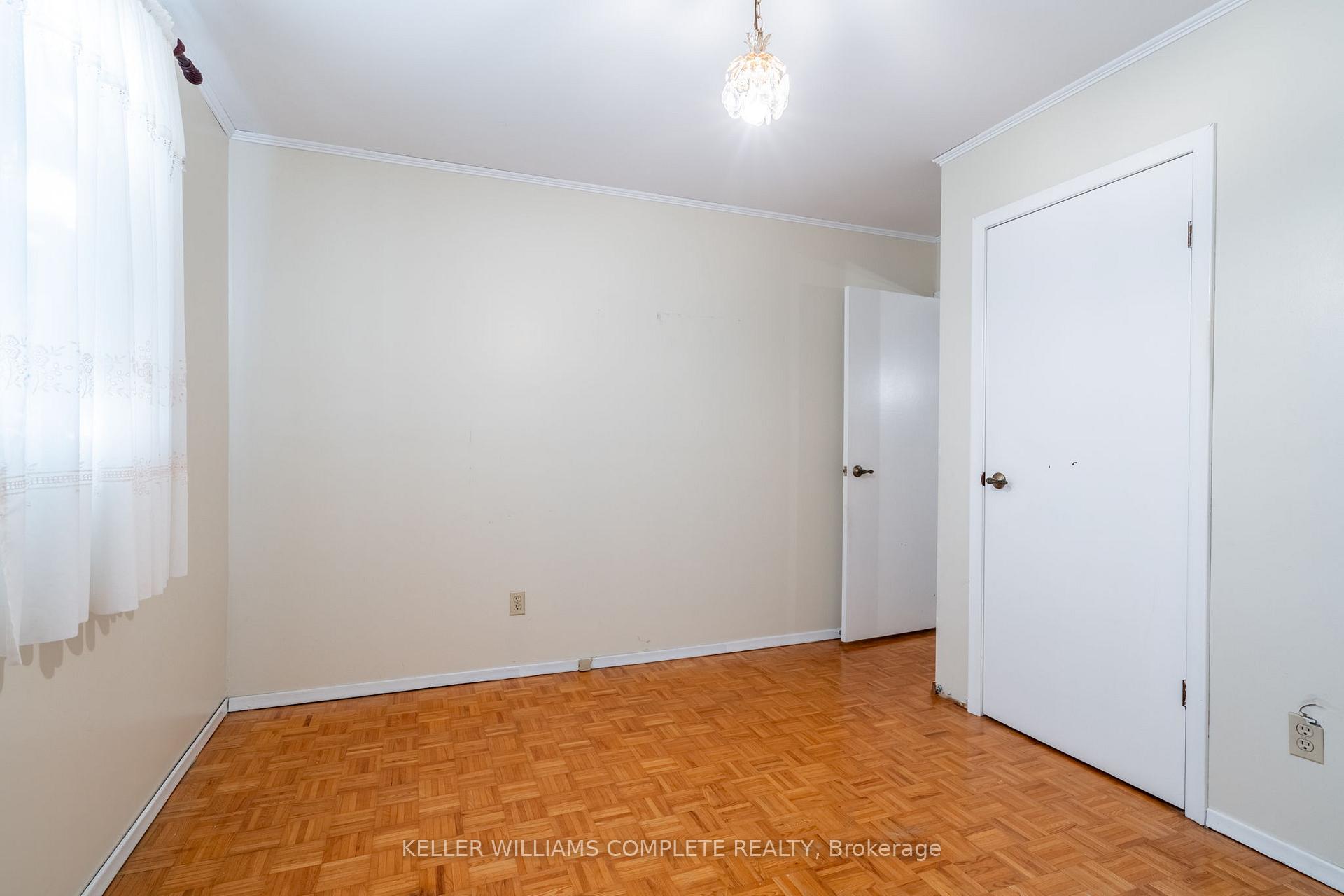 Photo 12 of 160 Gardiner Drive, Hamilton, Gilkson — HOMEH