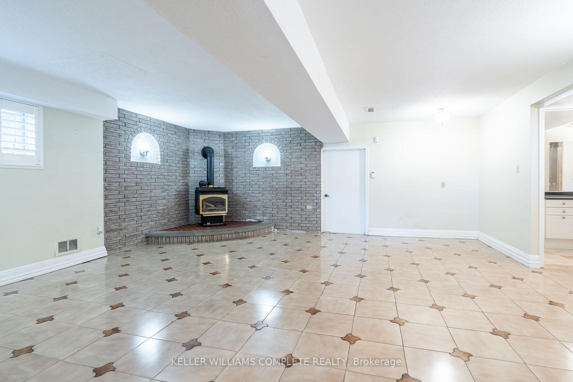 Photo 22 of 160 Gardiner Drive, Hamilton, Gilkson — HOMEH