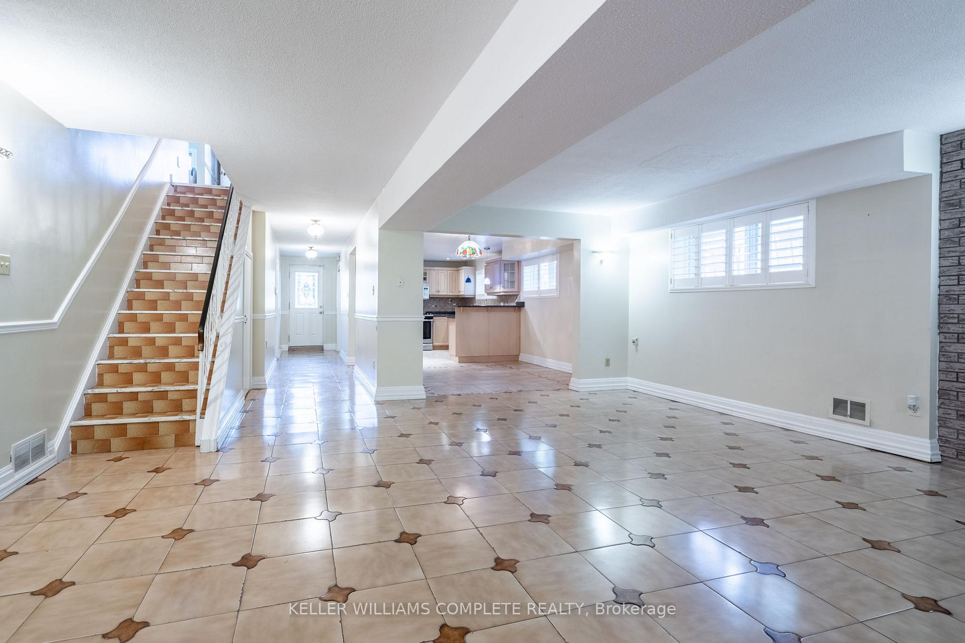 Photo 24 of 160 Gardiner Drive, Hamilton, Gilkson — HOMEH