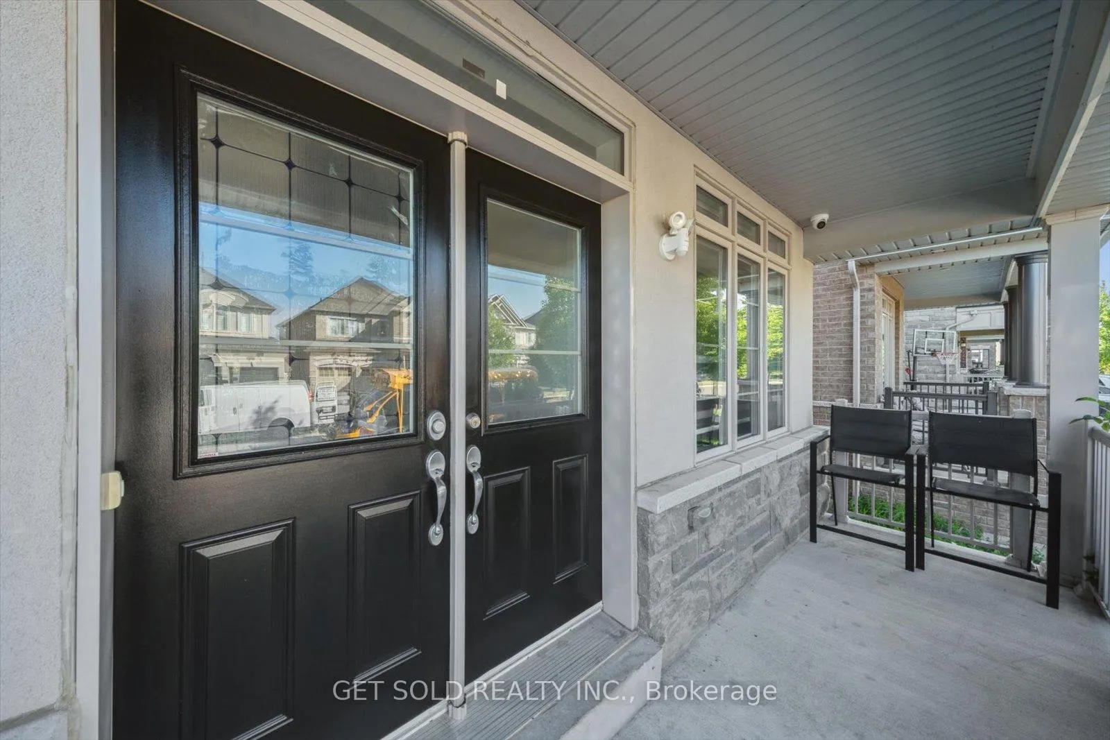 Photo 3 of 49 Blackberry Valley Crescent, Caledon, Rural Caledon — HOMEH