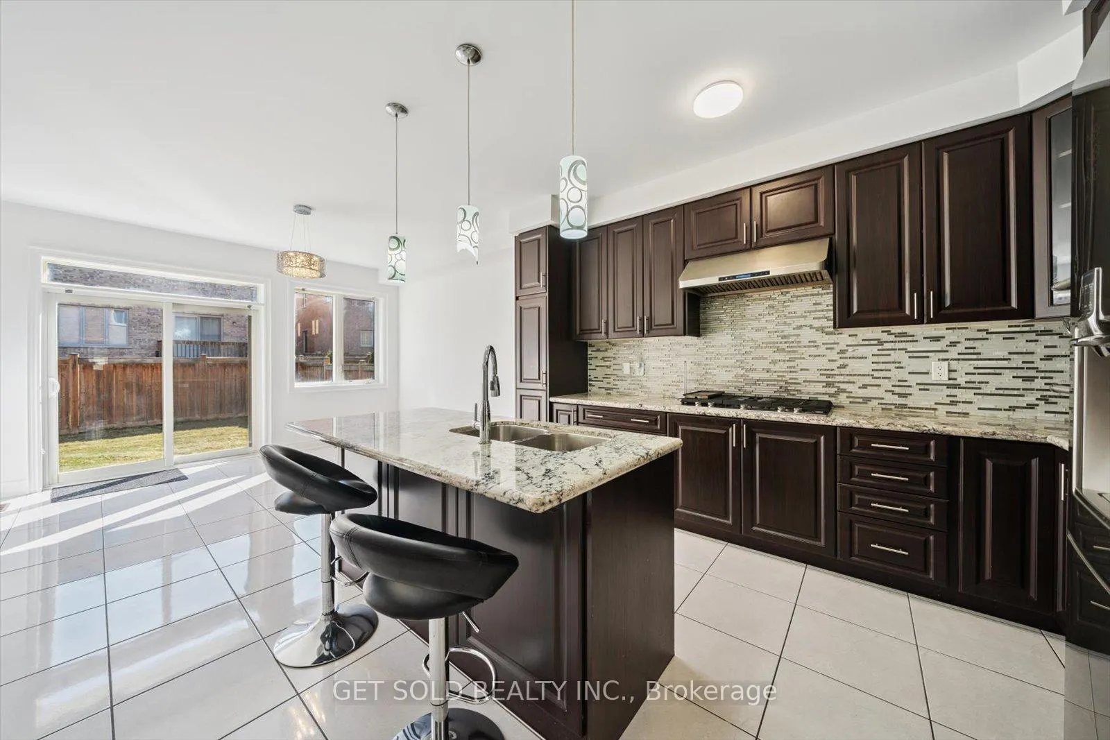Photo 7 of 49 Blackberry Valley Crescent, Caledon, Rural Caledon — HOMEH