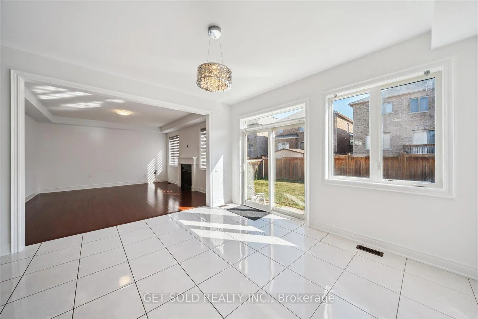 Photo 11 of 49 Blackberry Valley Crescent, Caledon, Rural Caledon — HOMEH