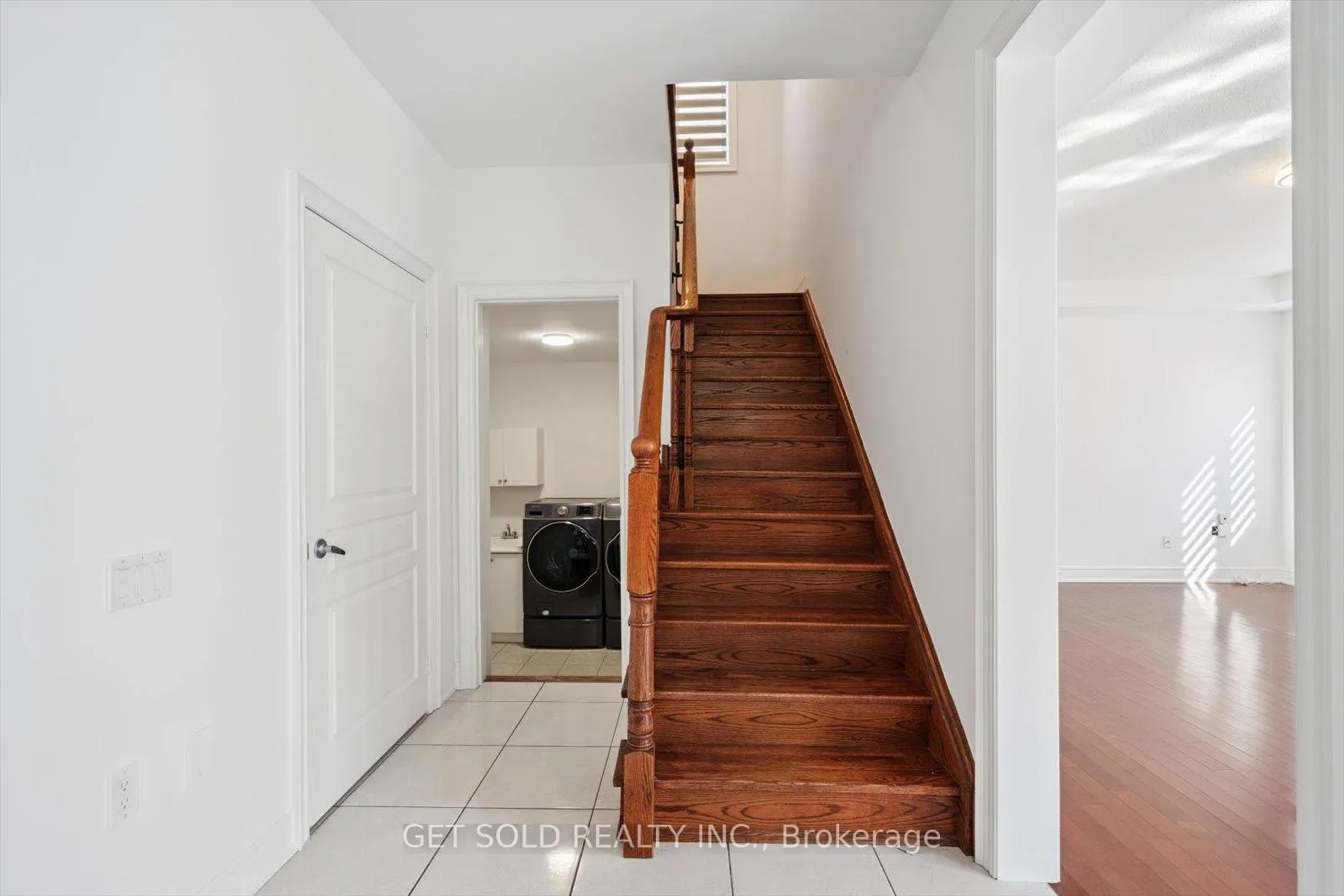 Photo 14 of 49 Blackberry Valley Crescent, Caledon, Rural Caledon — HOMEH