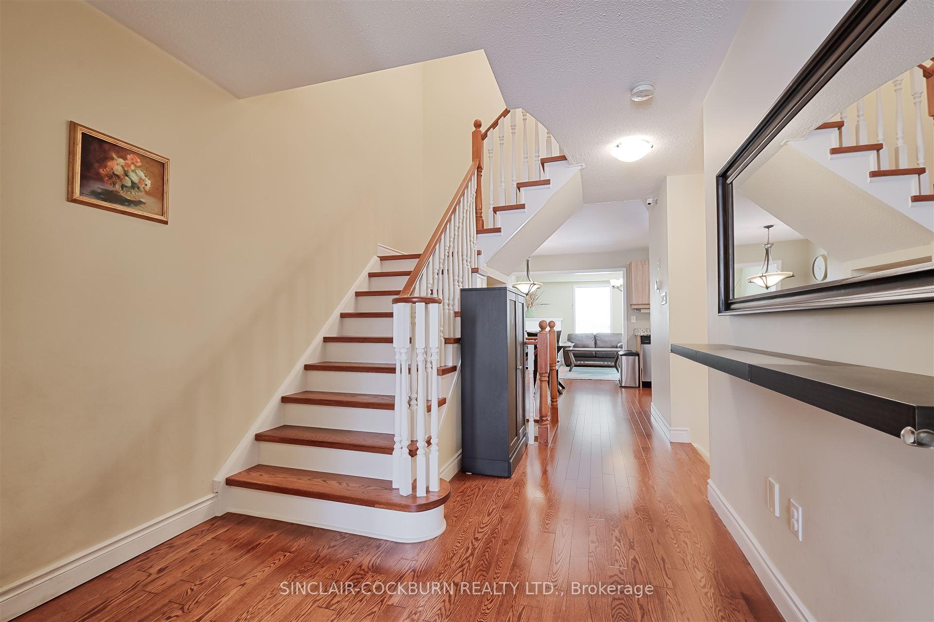 Photo 4 of 26 McNally Way, Aurora, Bayview Northeast — HOMEH