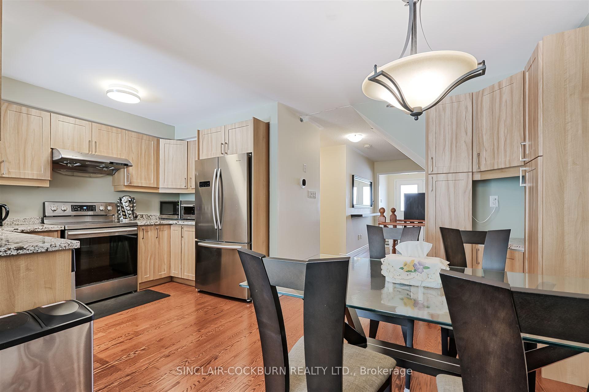 Photo 5 of 26 McNally Way, Aurora, Bayview Northeast — HOMEH