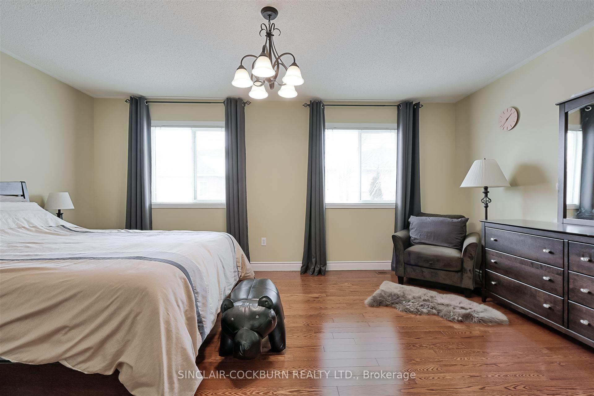 Photo 10 of 26 McNally Way, Aurora, Bayview Northeast — HOMEH