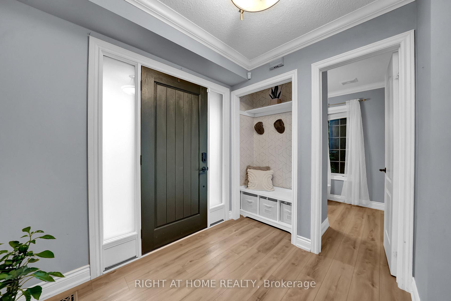 Photo 4 of 158 Dadson Drive, Clarington, Bowmanville — HOMEH