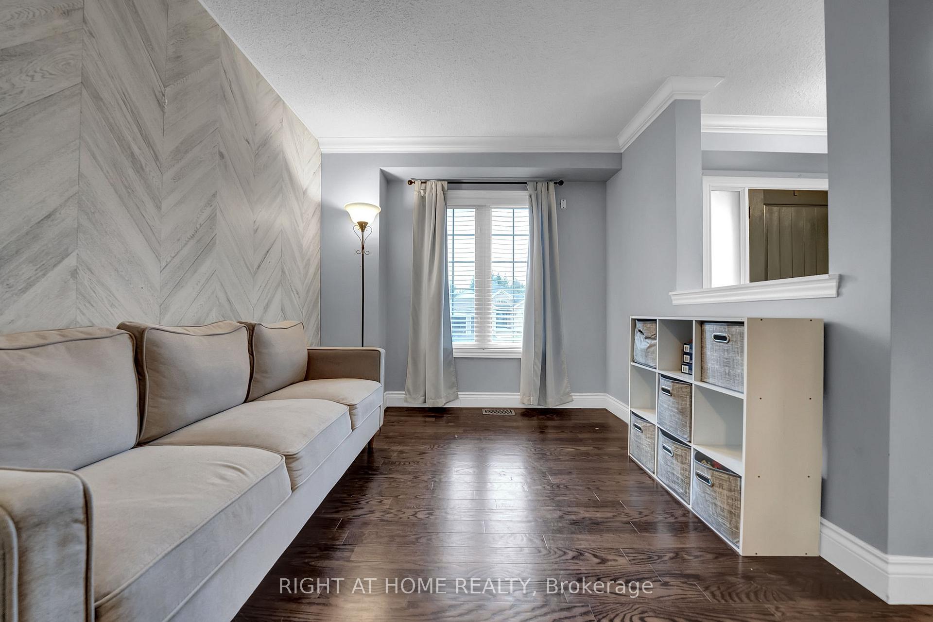 Photo 6 of 158 Dadson Drive, Clarington, Bowmanville — HOMEH