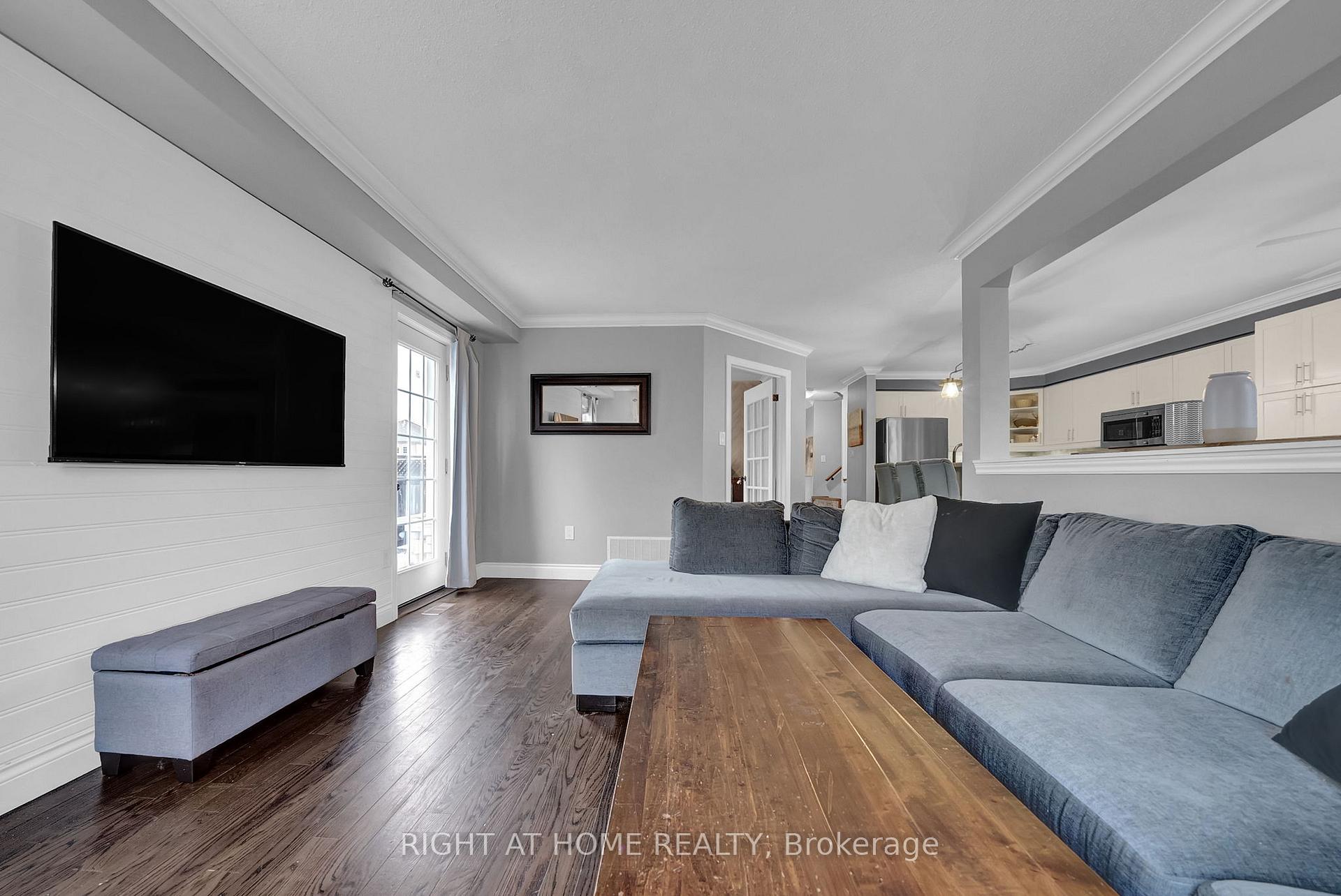 Photo 10 of 158 Dadson Drive, Clarington, Bowmanville — HOMEH