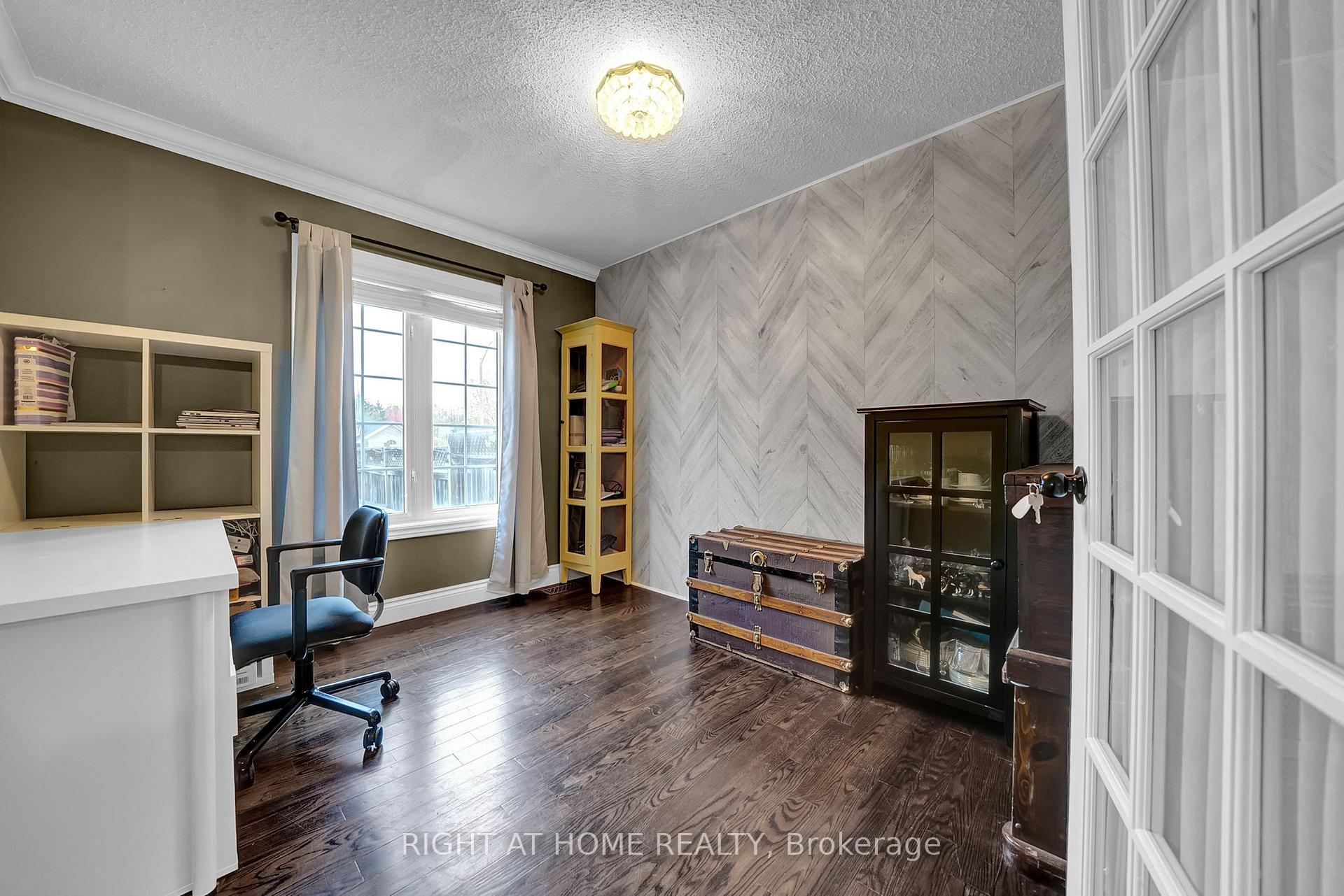 Photo 16 of 158 Dadson Drive, Clarington, Bowmanville — HOMEH