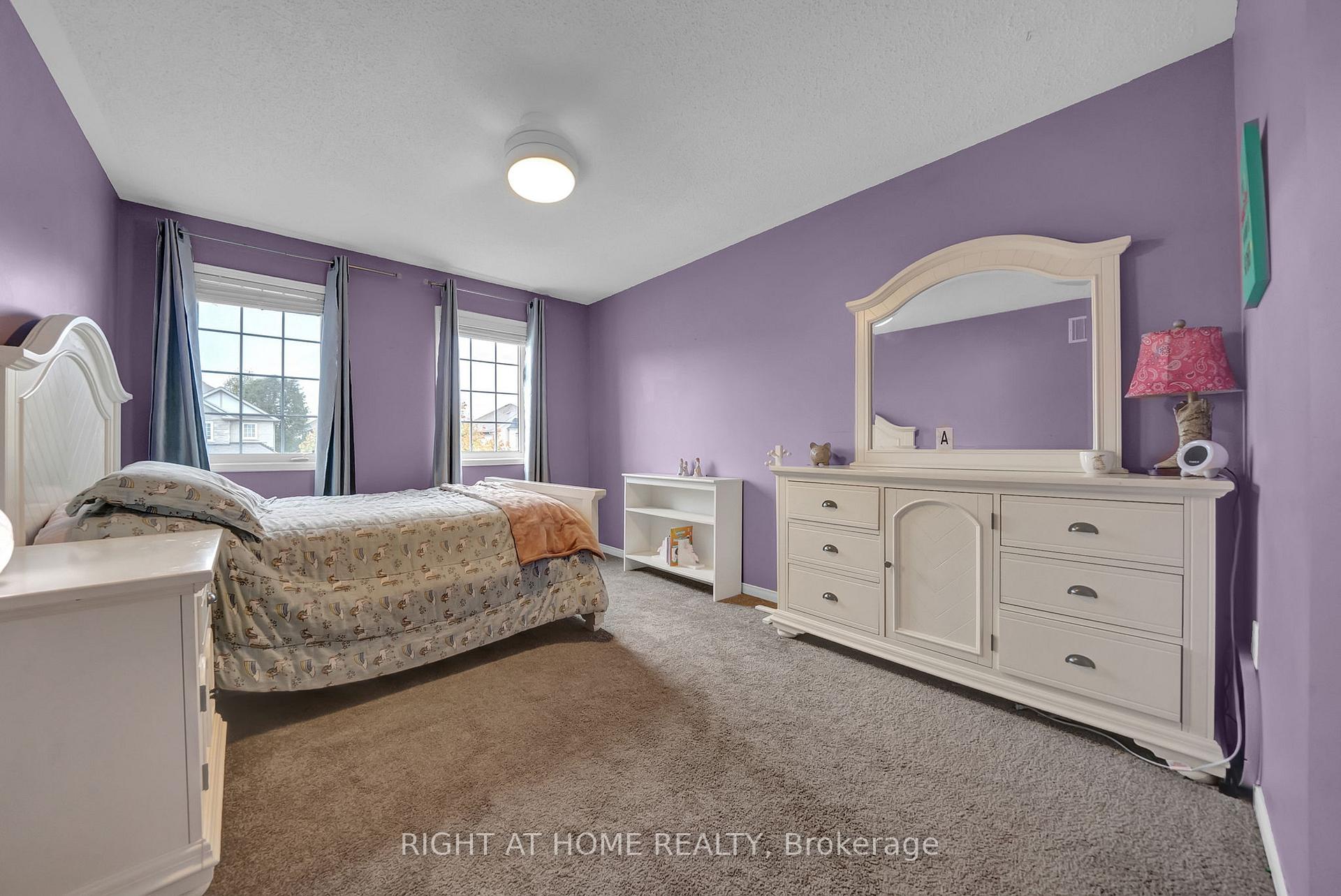 Photo 18 of 158 Dadson Drive, Clarington, Bowmanville — HOMEH