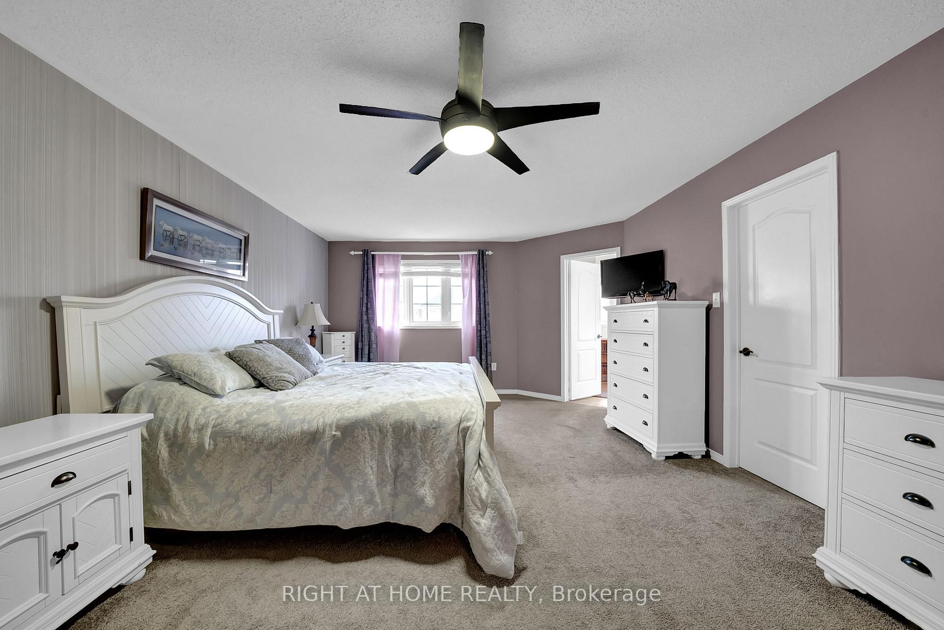 Photo 24 of 158 Dadson Drive, Clarington, Bowmanville — HOMEH