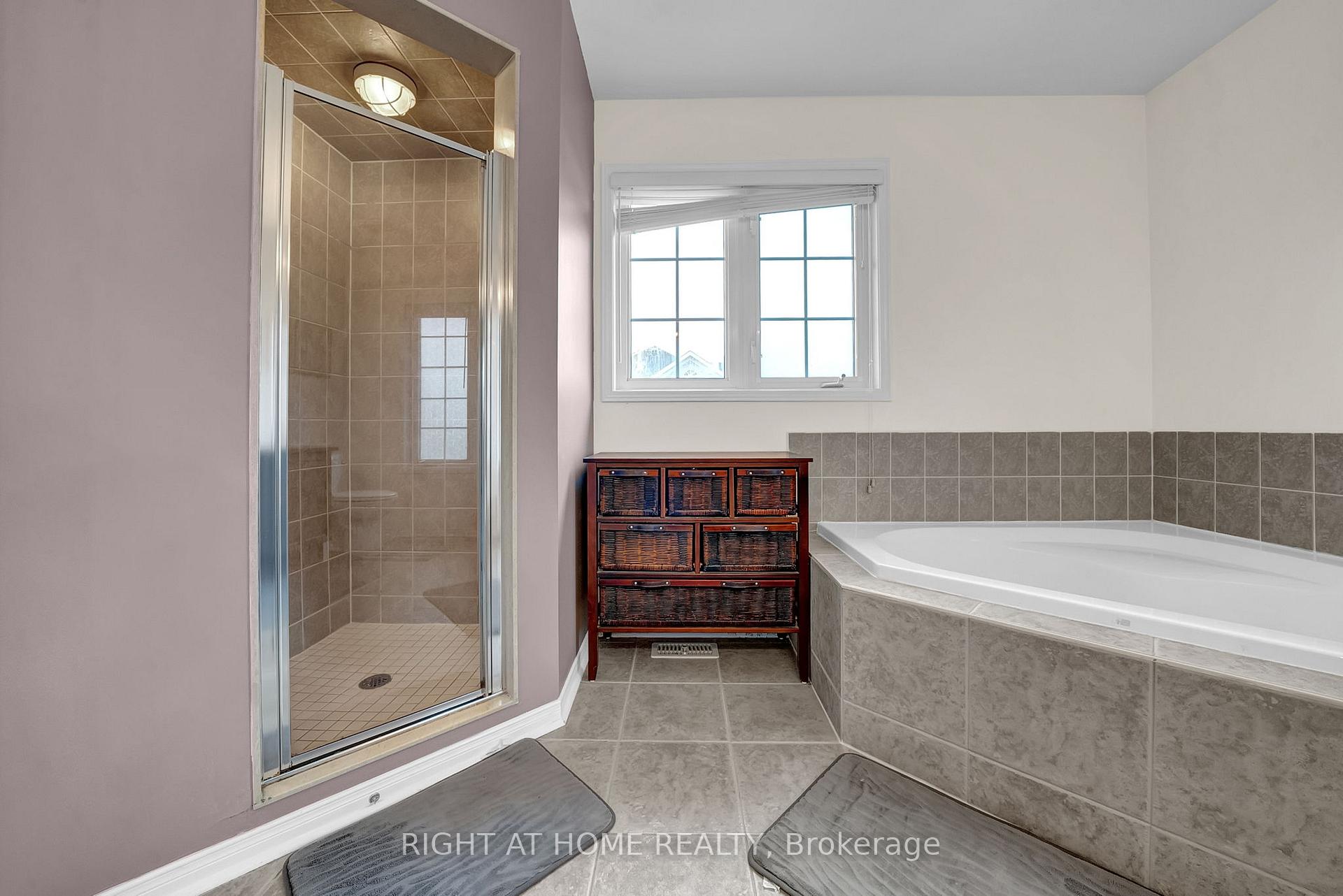 Photo 28 of 158 Dadson Drive, Clarington, Bowmanville — HOMEH