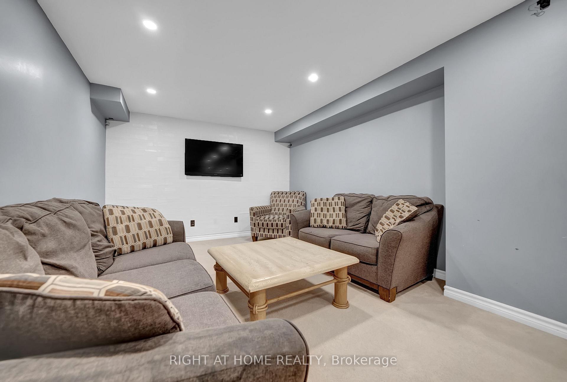 Photo 30 of 158 Dadson Drive, Clarington, Bowmanville — HOMEH