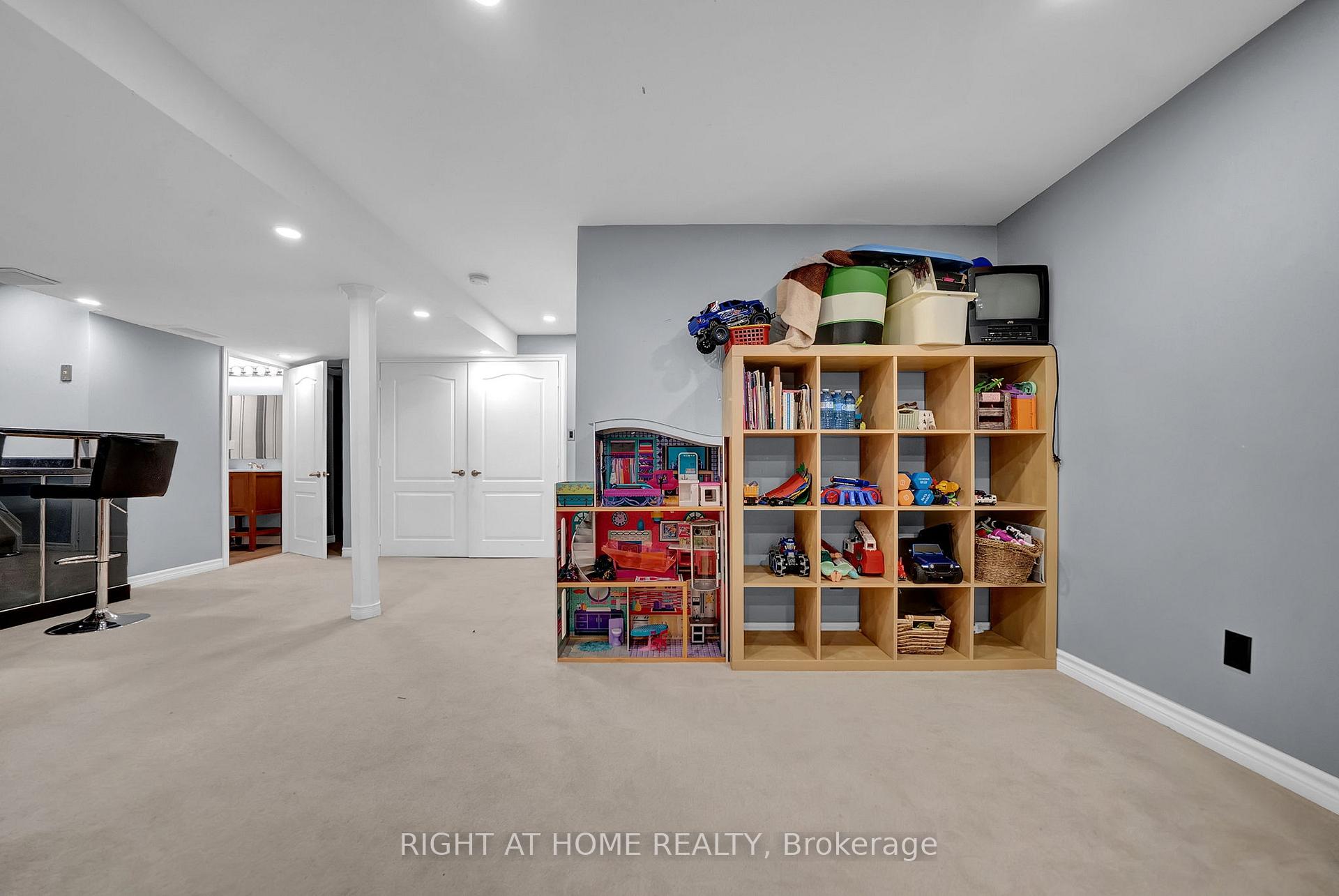 Photo 34 of 158 Dadson Drive, Clarington, Bowmanville — HOMEH