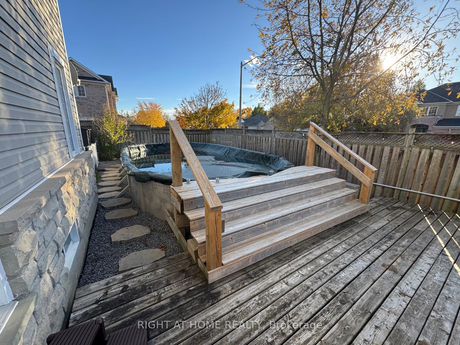 Photo 37 of 158 Dadson Drive, Clarington, Bowmanville — HOMEH