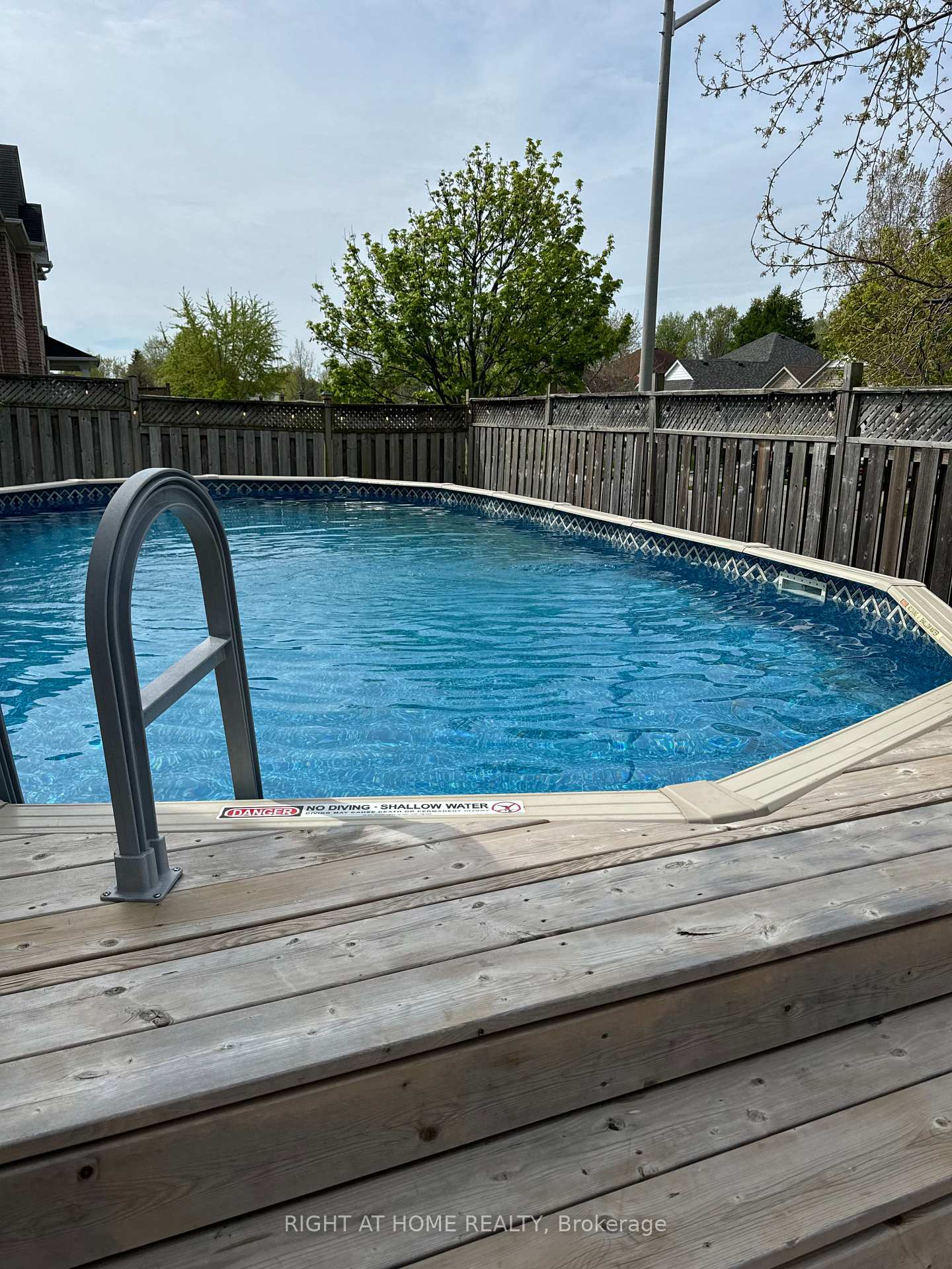 Photo 42 of 158 Dadson Drive, Clarington, Bowmanville — HOMEH