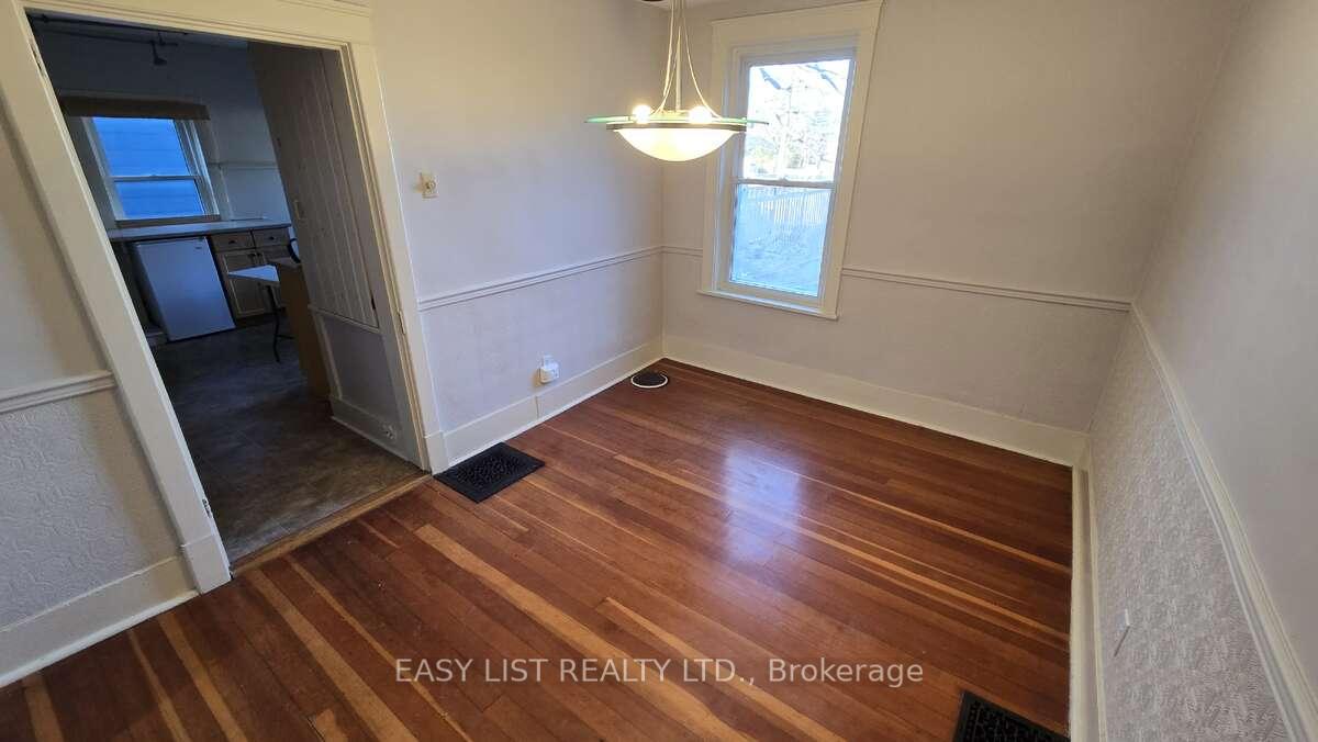 Photo 10 of 124 South Street, Gananoque — HOMEH