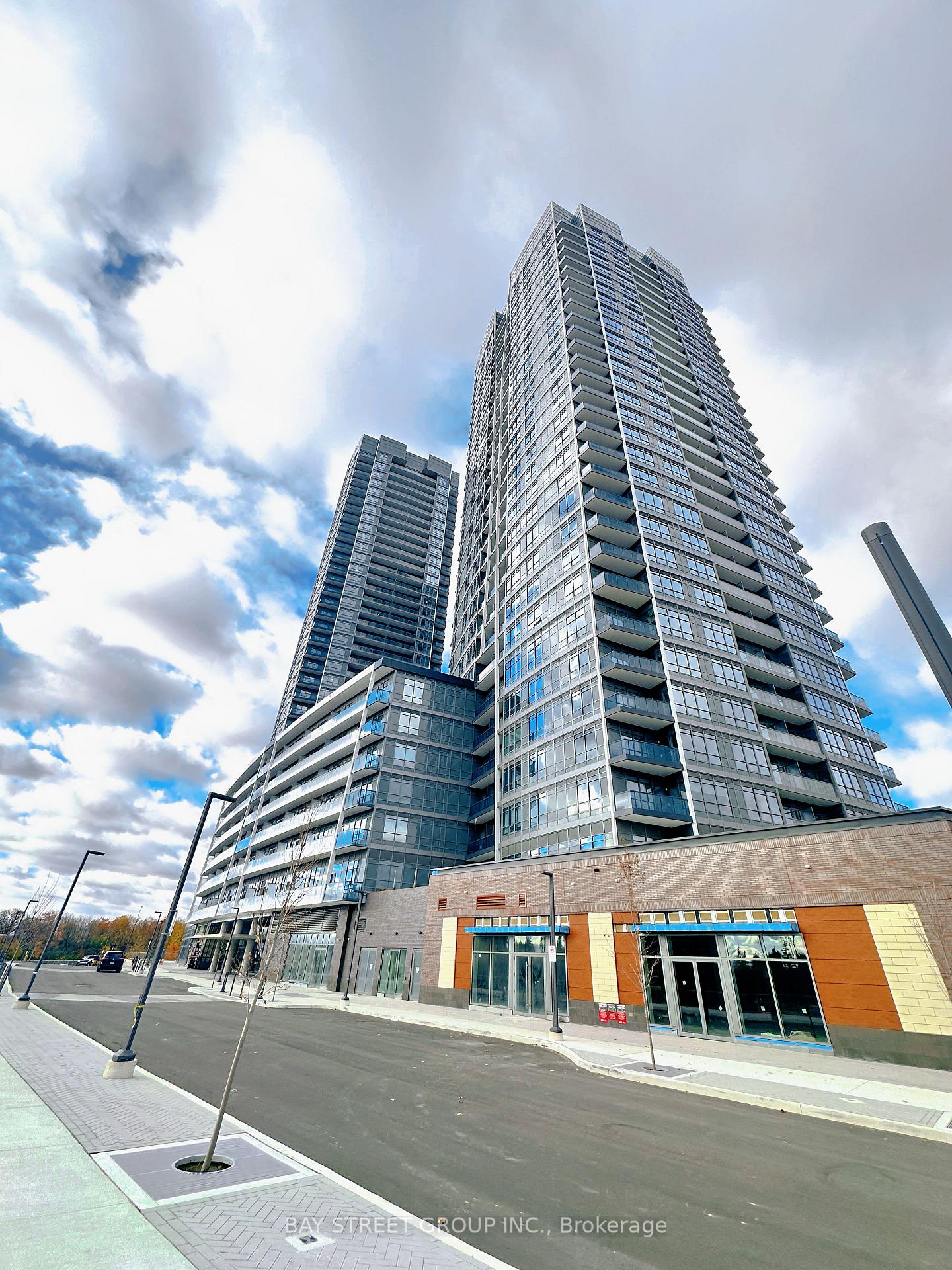 Photo 1 of Unit B2203, 50 Upper Mall Way, Vaughan, Brownridge — HOMEH